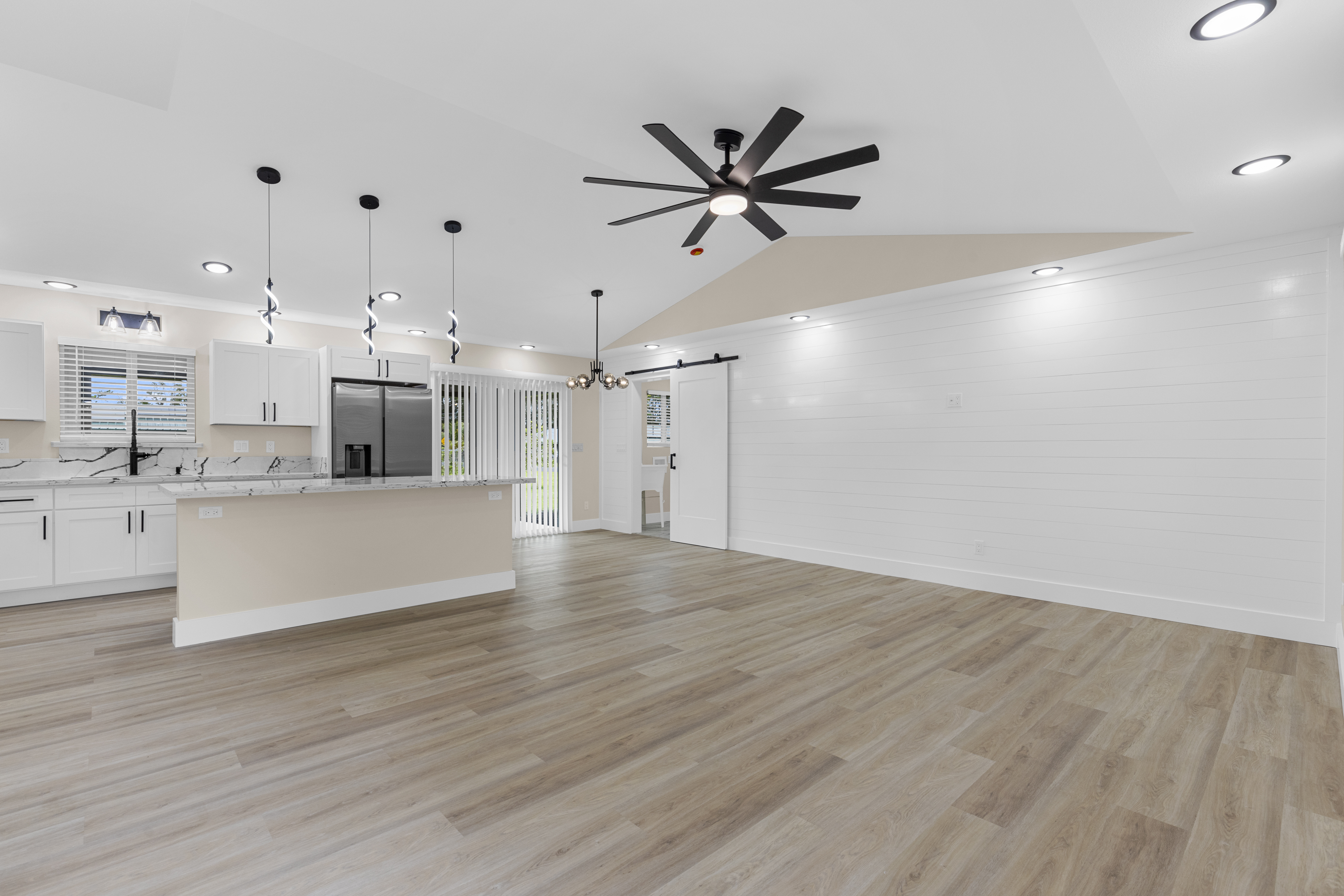 16-2138 RAINBOW DR