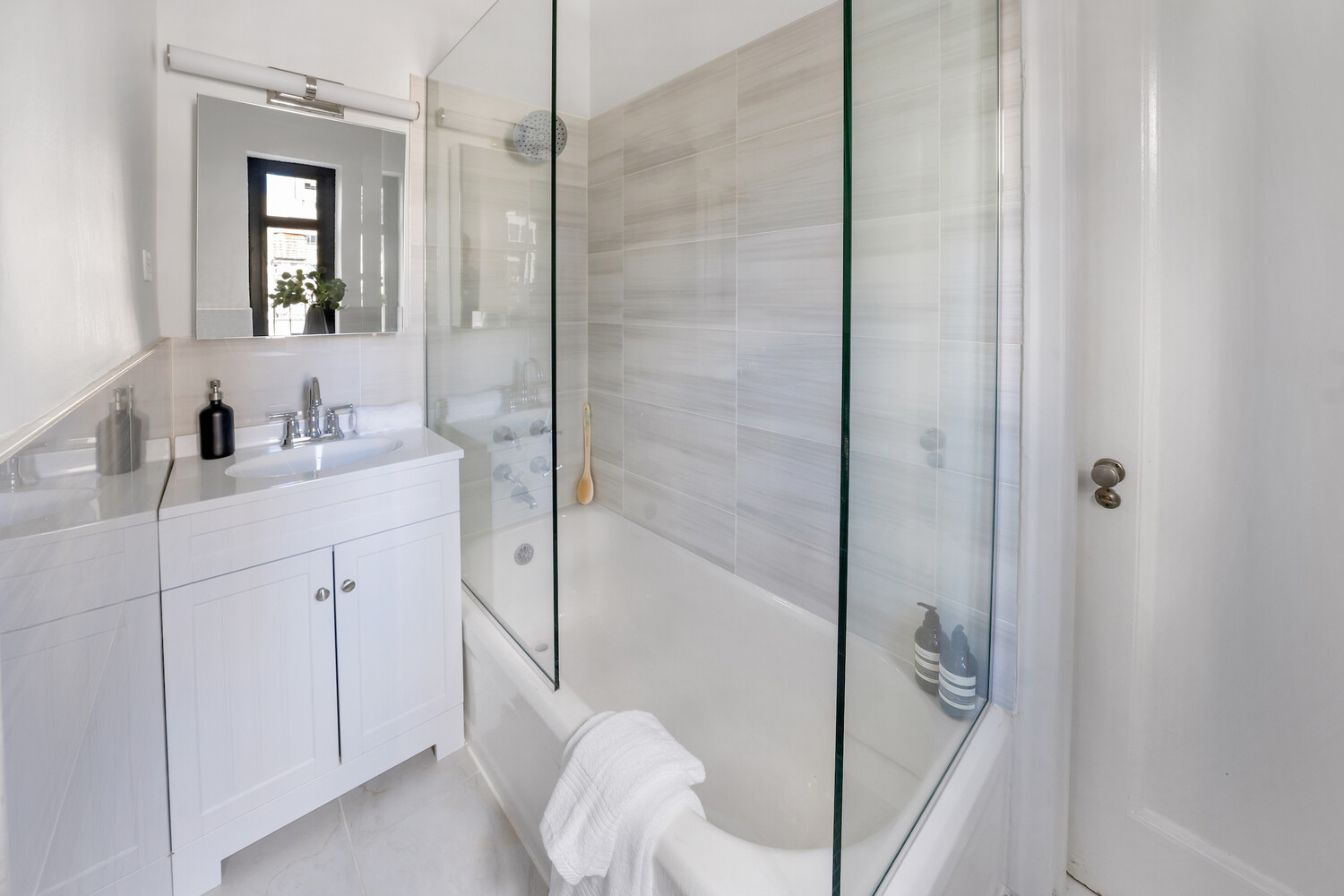 25 W 54TH Street 12A