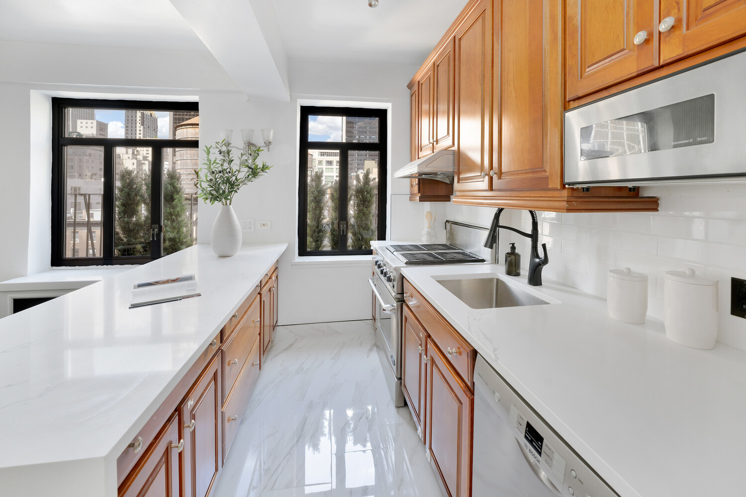 25 W 54TH Street 12A