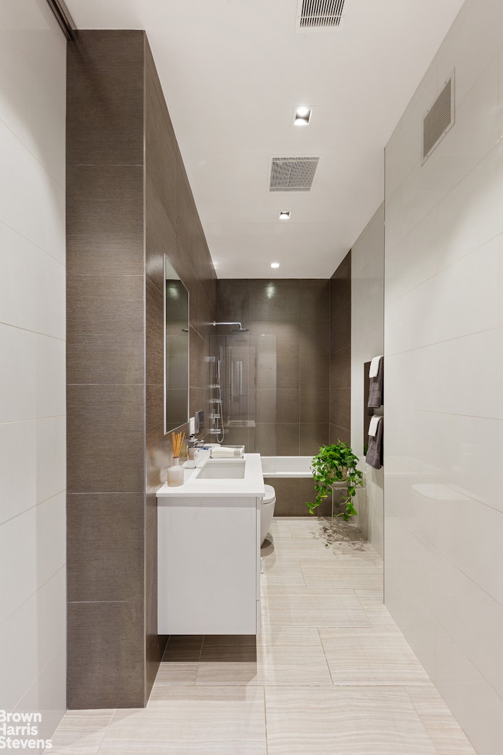251 W 19TH Street 3A