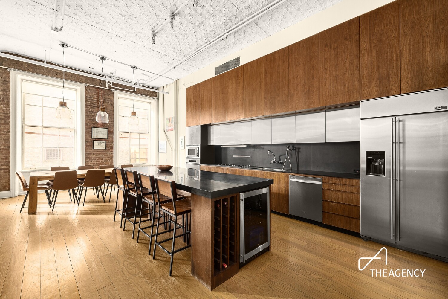 1 BOND Street 2D