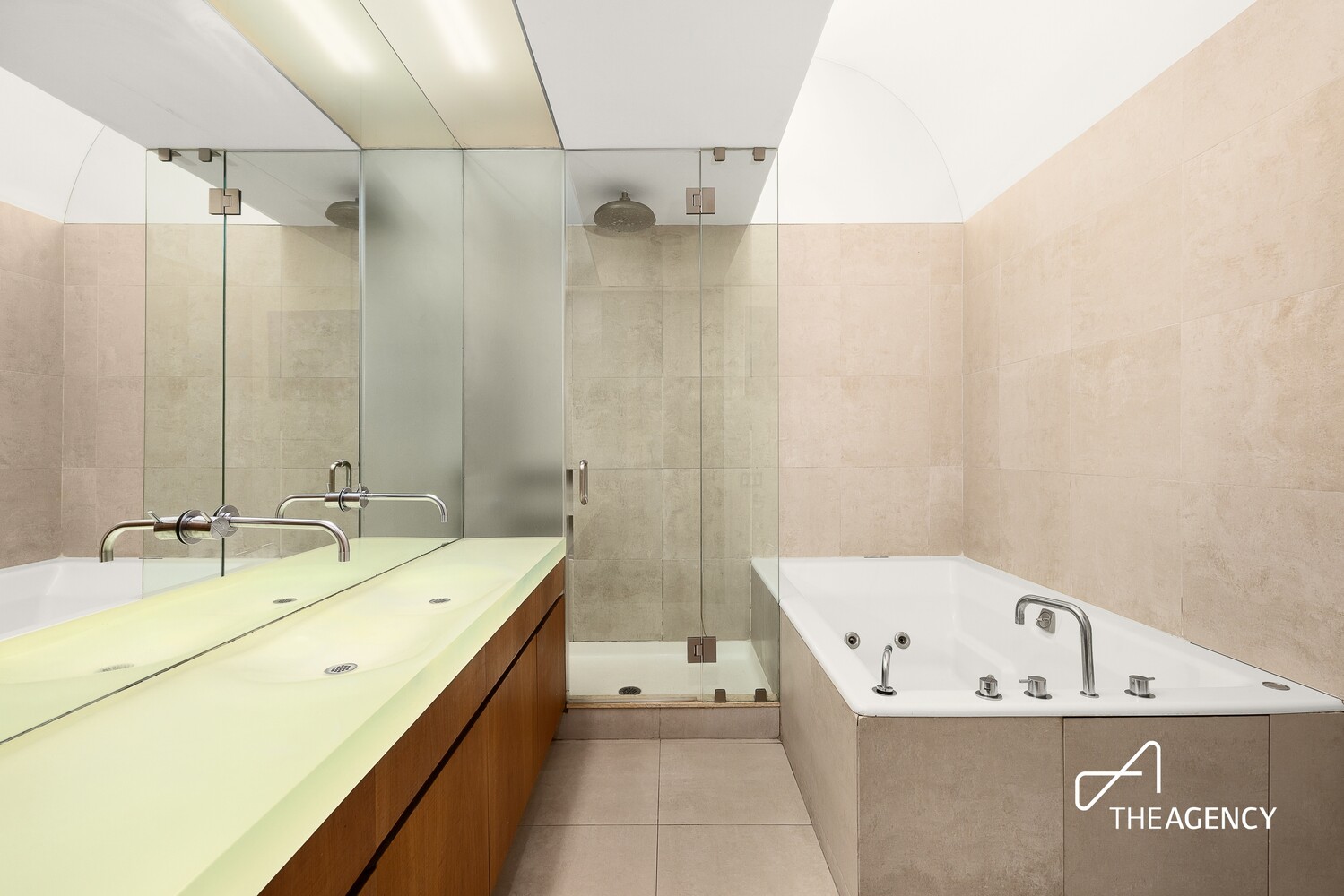 1 BOND Street 2D