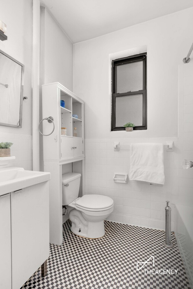 270 W 11TH Street 2F