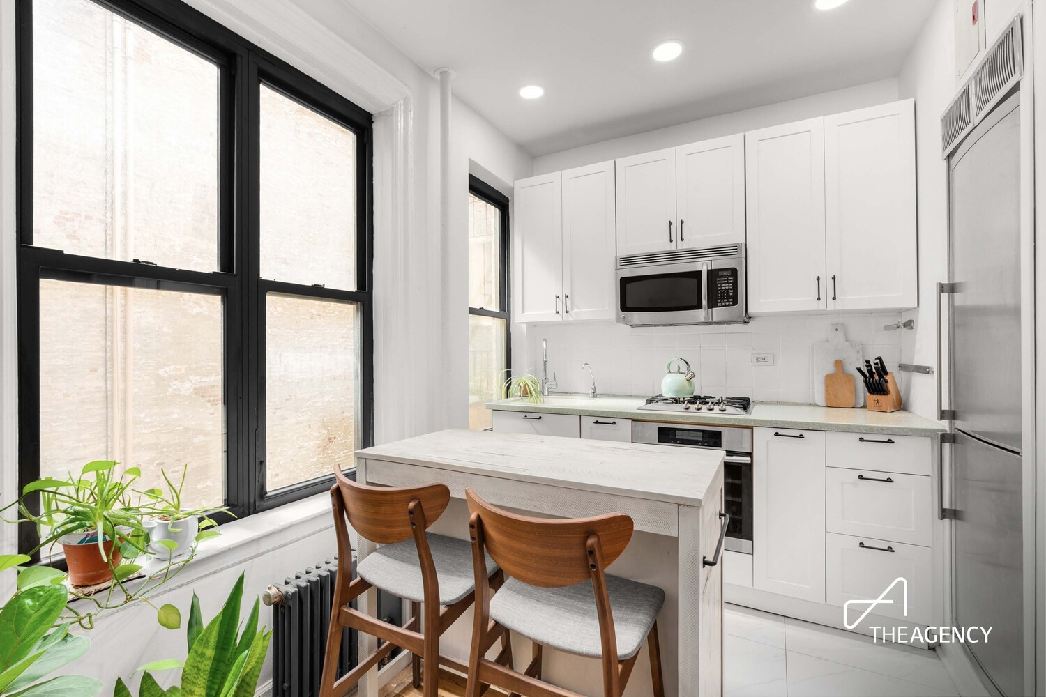 270 W 11TH Street 2F