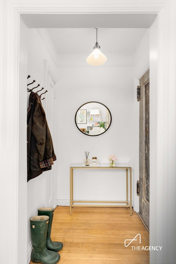 270 W 11TH Street 2F