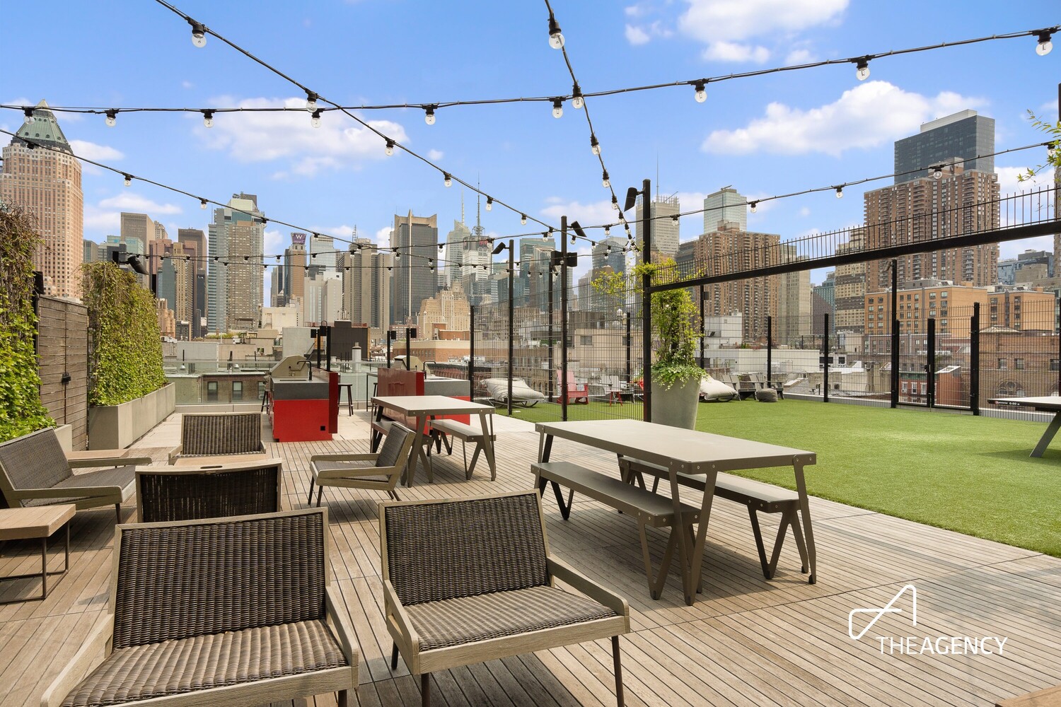 547 W 47TH Street 711