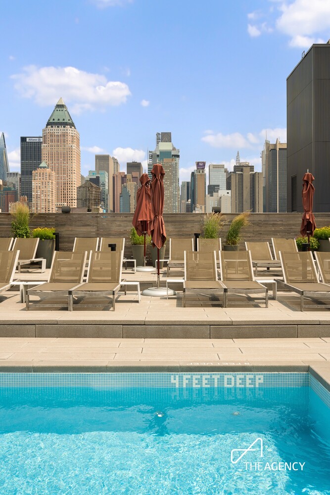 547 W 47TH Street 711