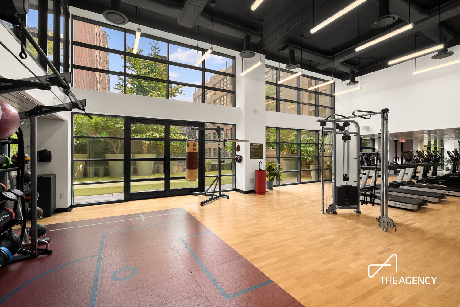 547 W 47TH Street 711