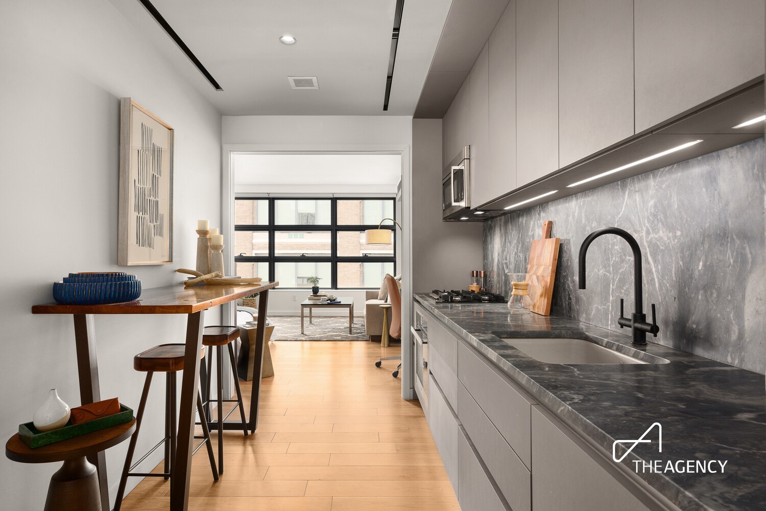 547 W 47TH Street 711