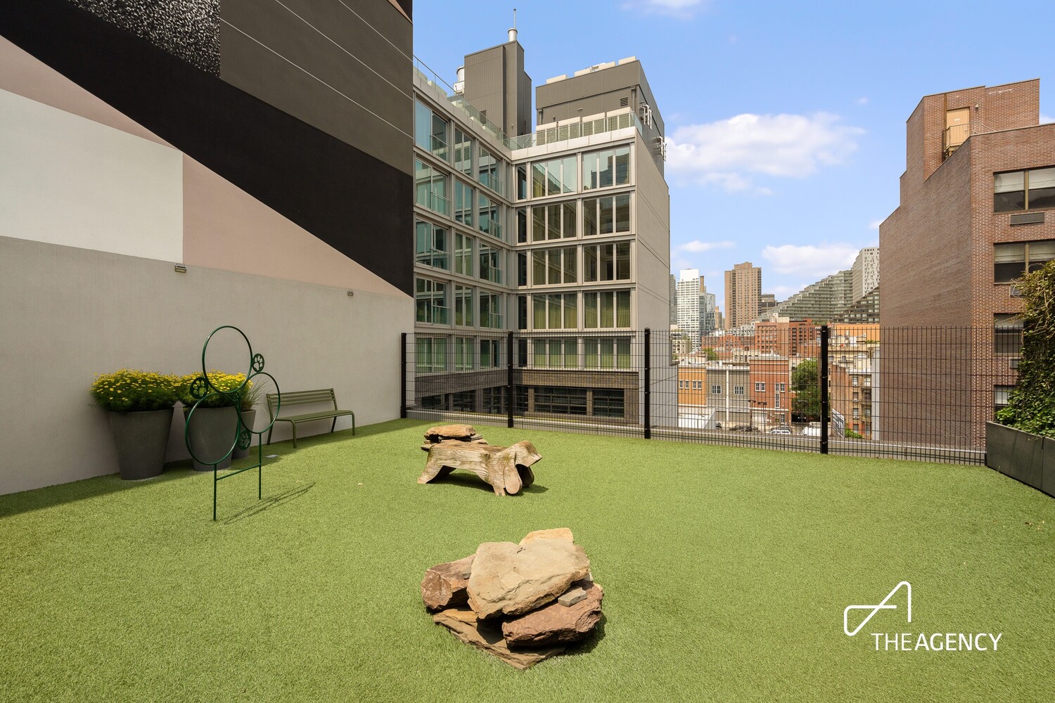 547 W 47TH Street 711