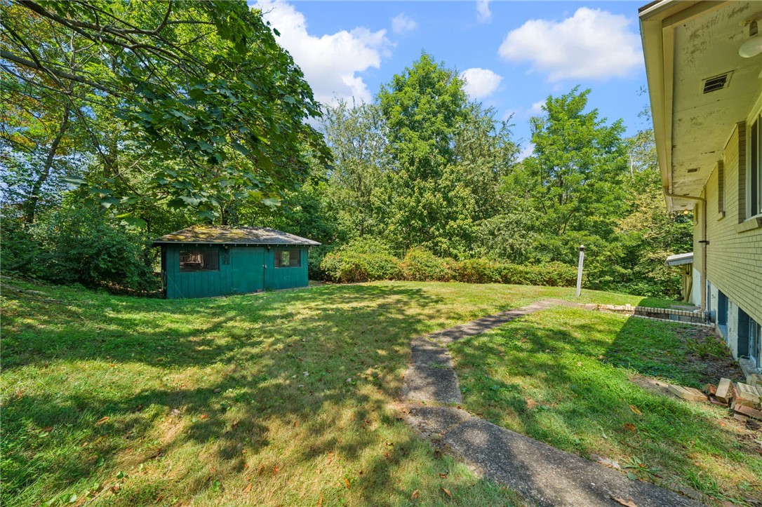 305 Golf Dr