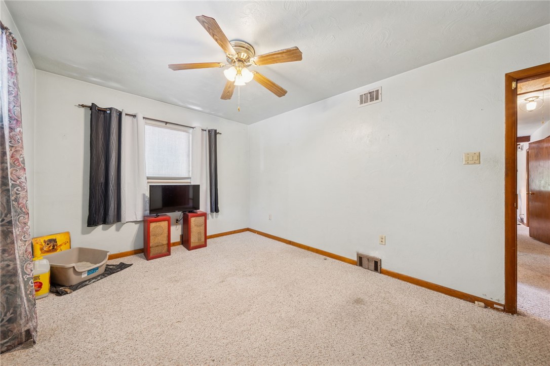 305 Golf Dr