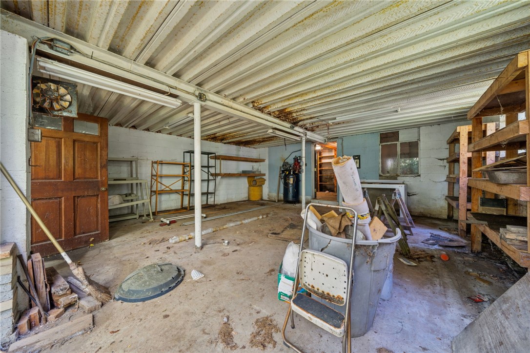305 Golf Dr