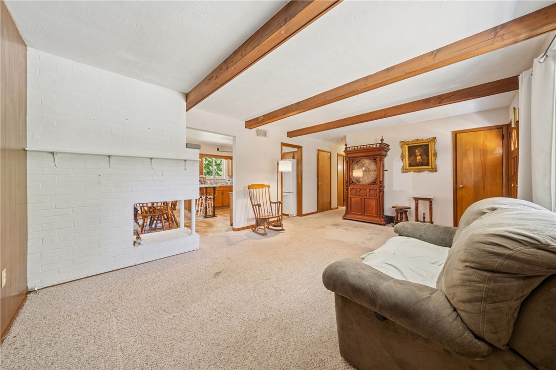 305 Golf Dr