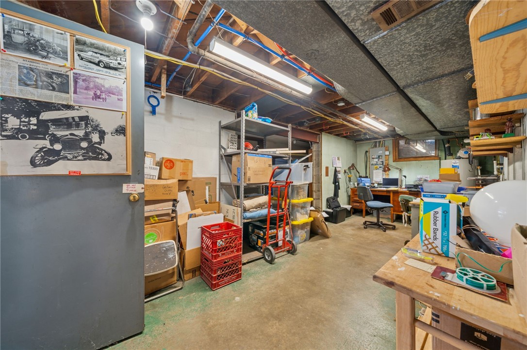 305 Golf Dr