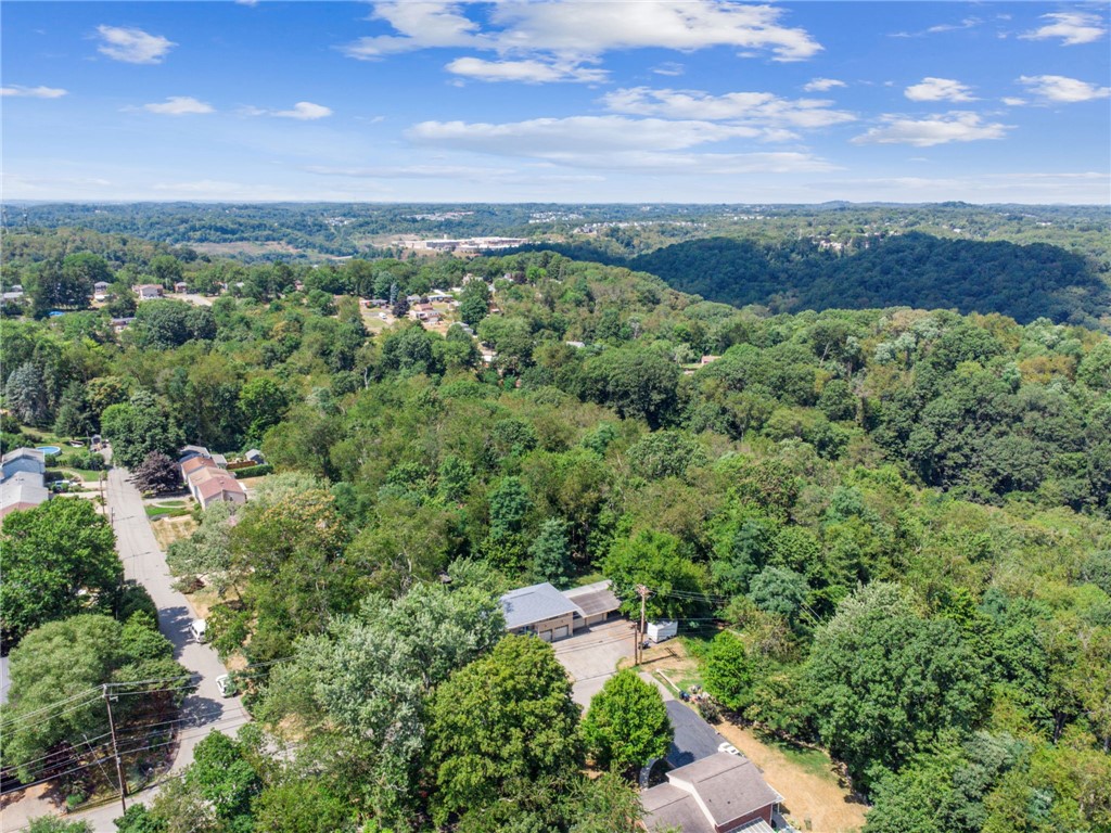 305 Golf Dr