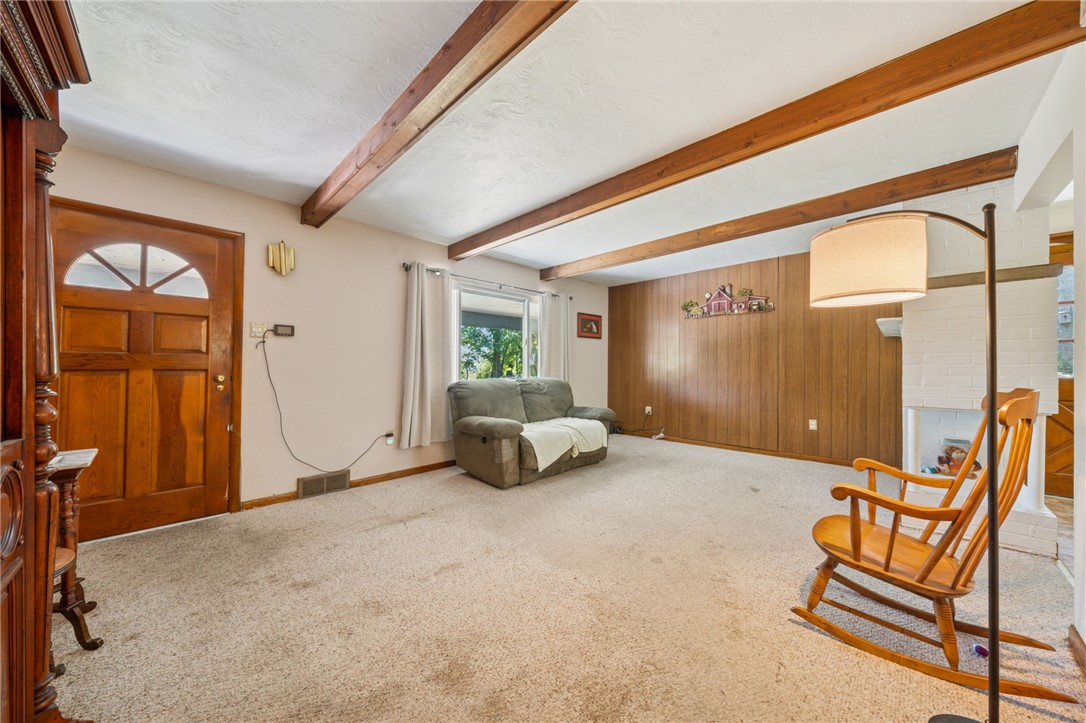 305 Golf Dr