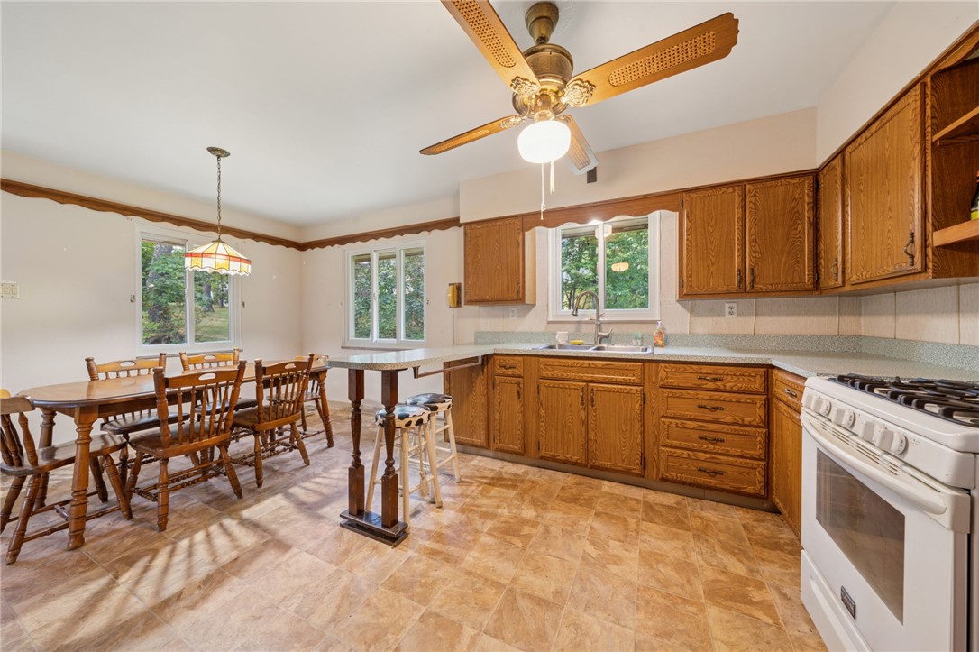 305 Golf Dr