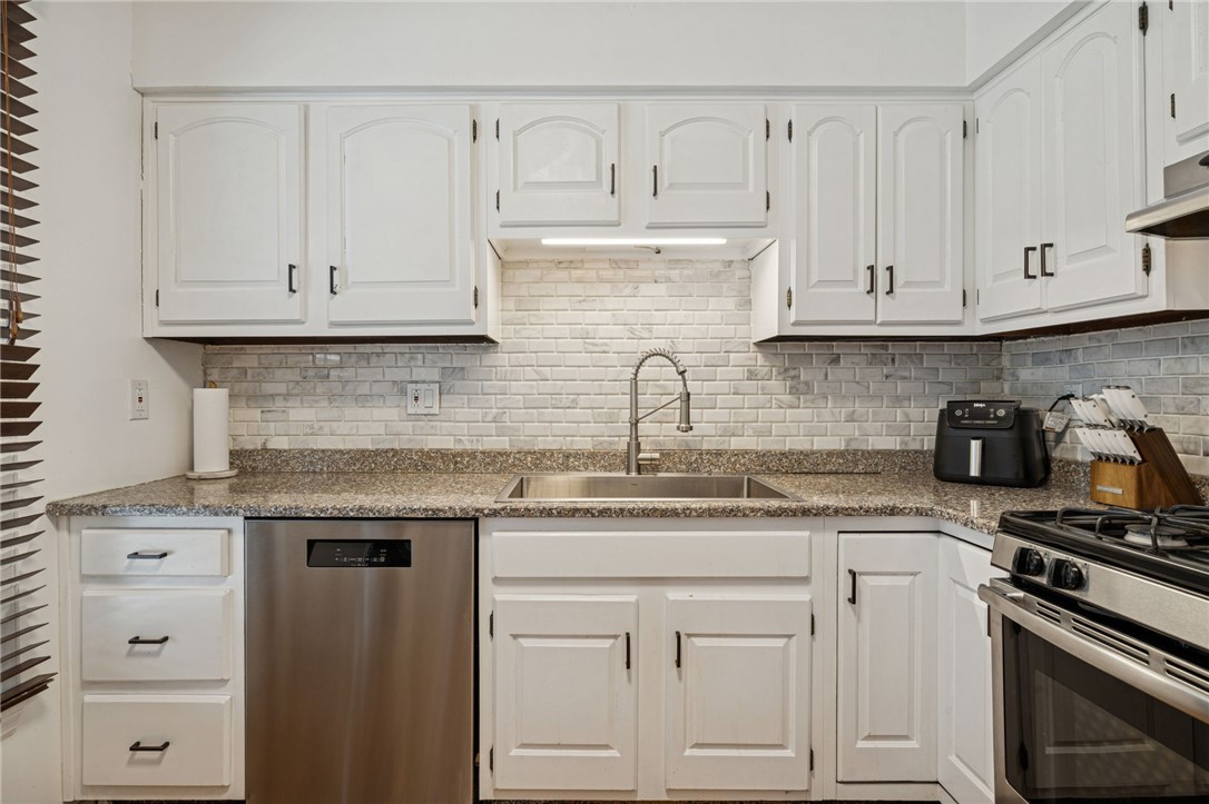 206 Falls Village Rd