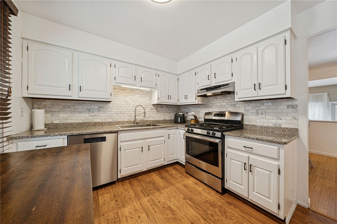 206 Falls Village Rd