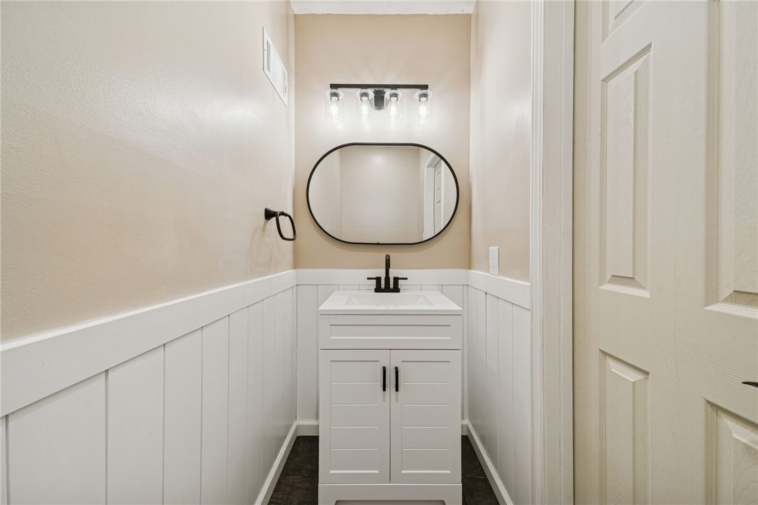 206 Falls Village Rd