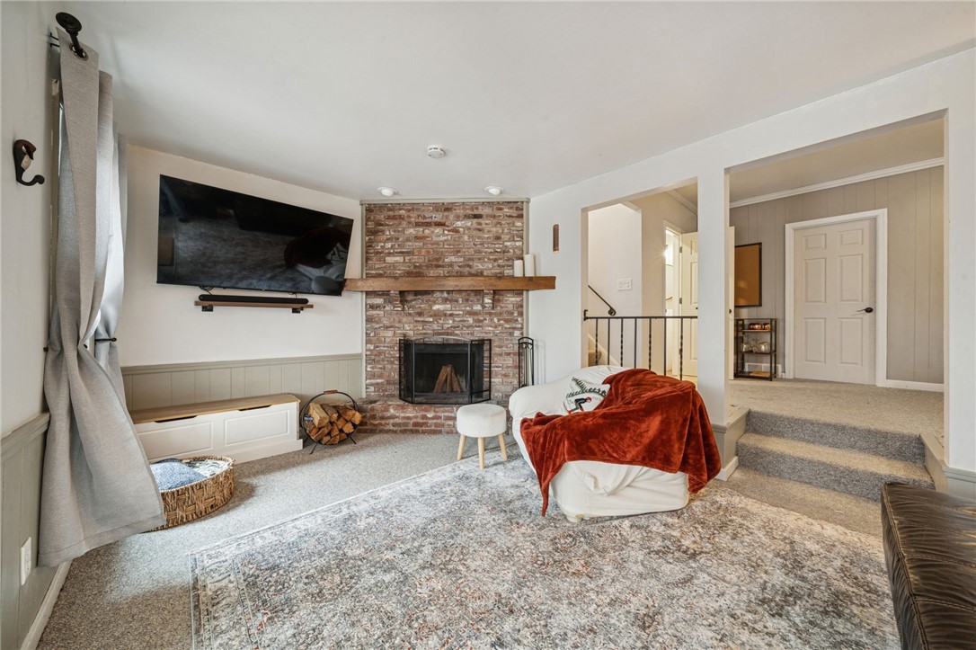 206 Falls Village Rd