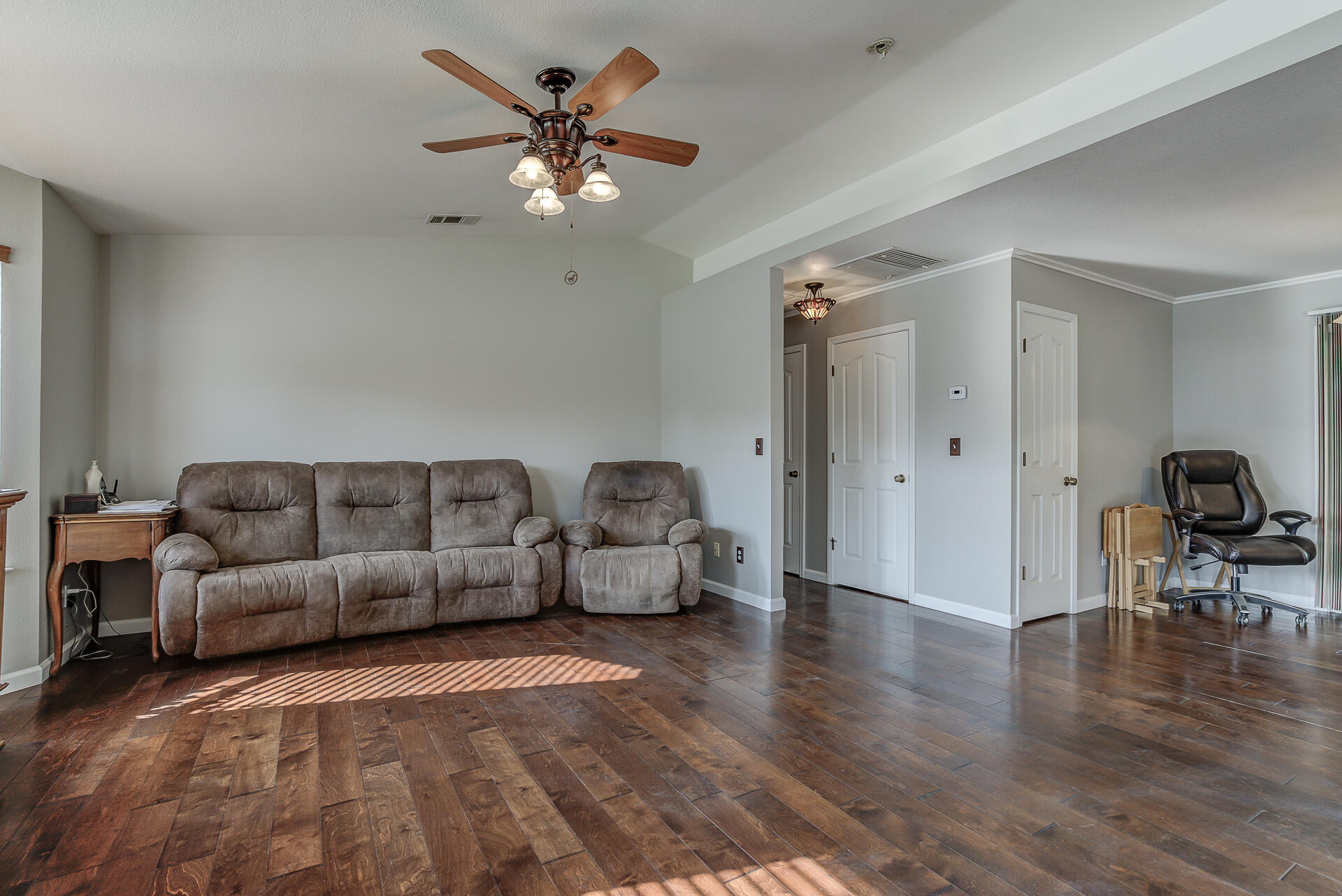 3564 Della Lane