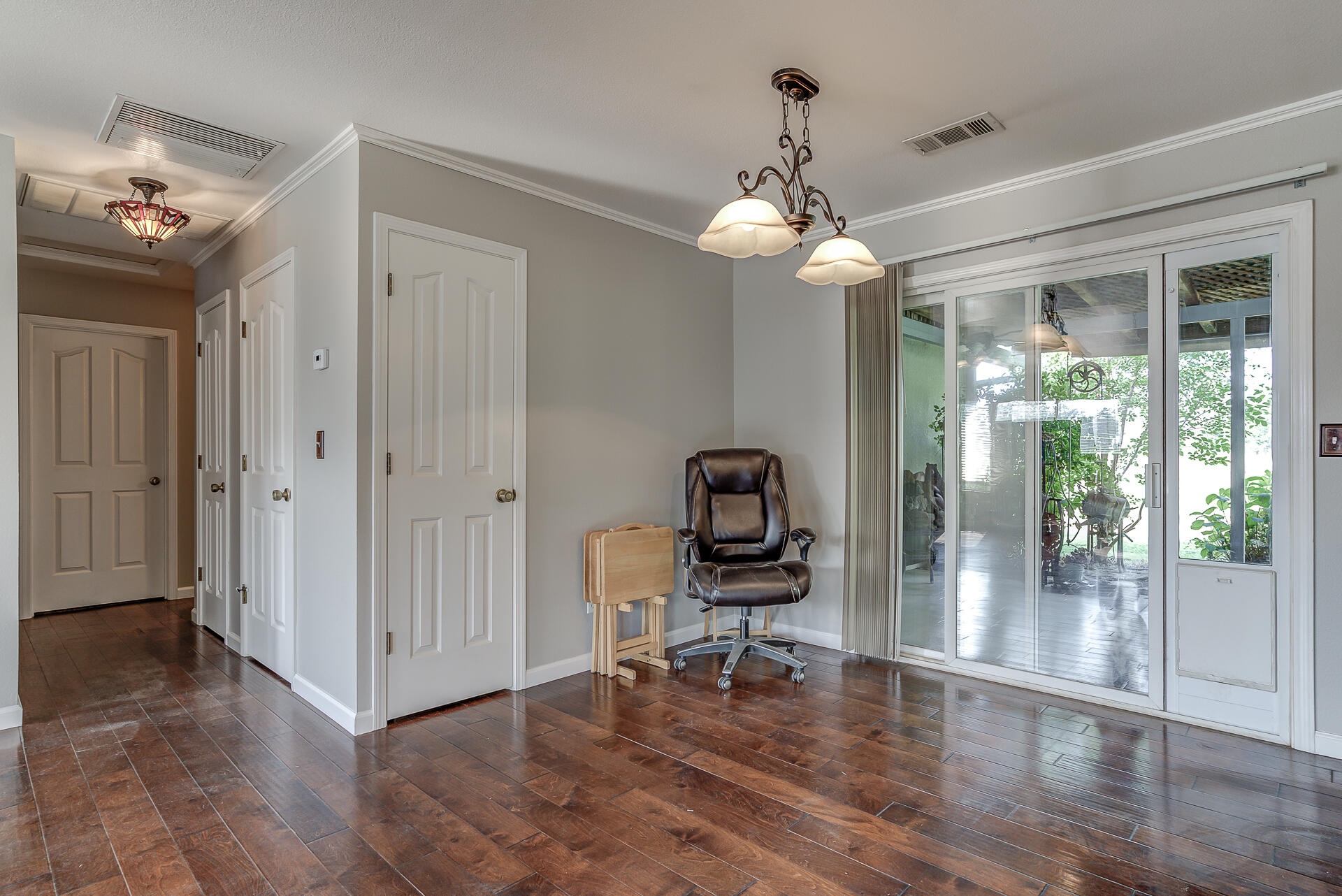 3564 Della Lane