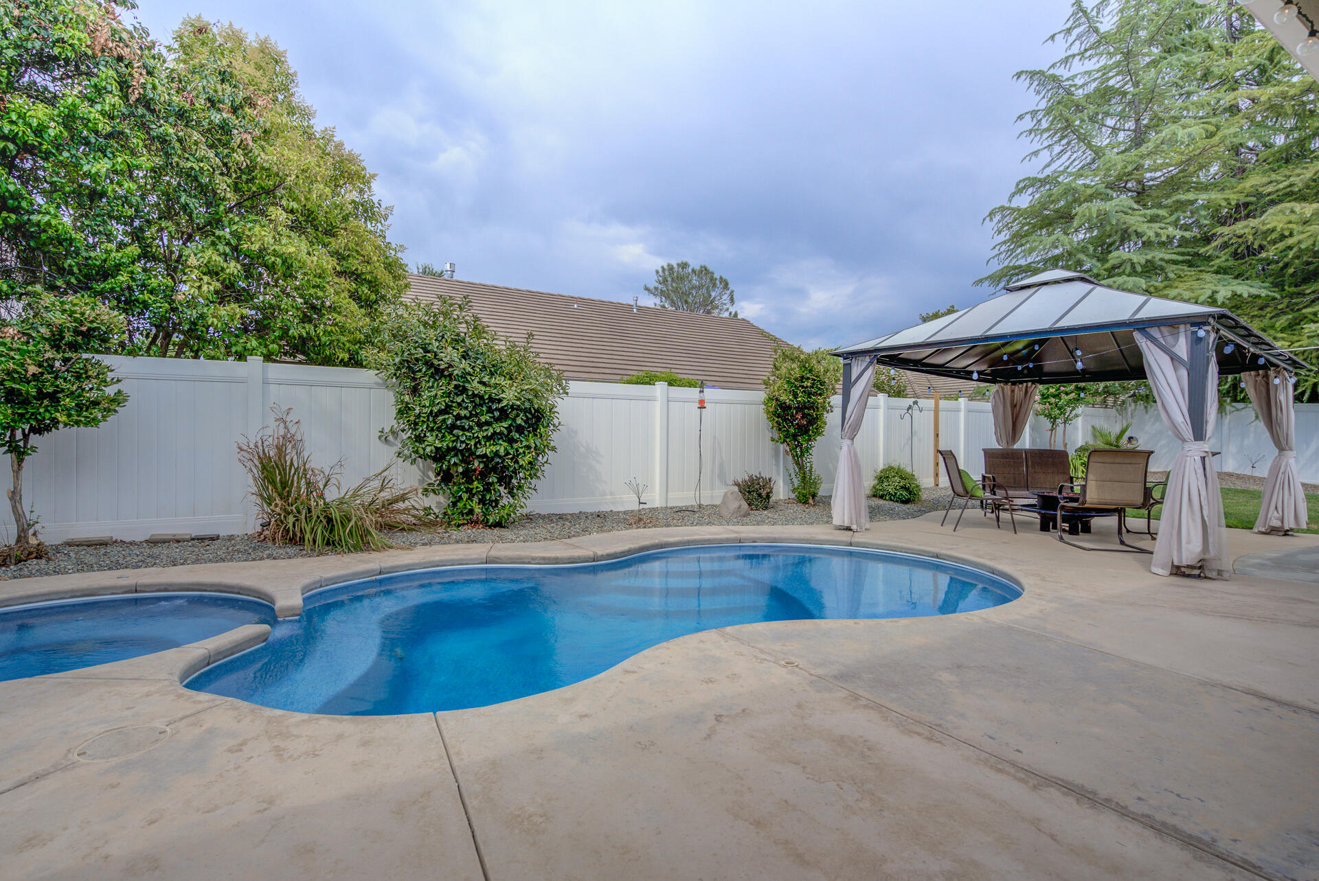 5475 Indianwood Drive