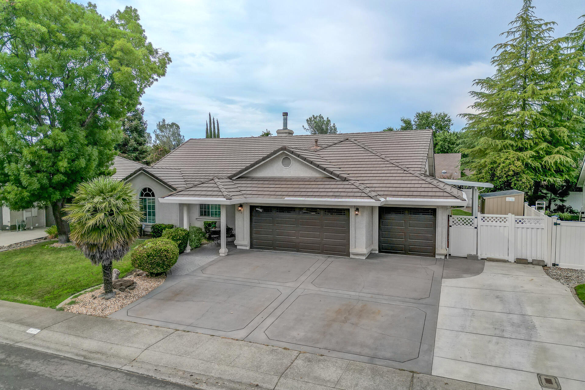 5475 Indianwood Drive