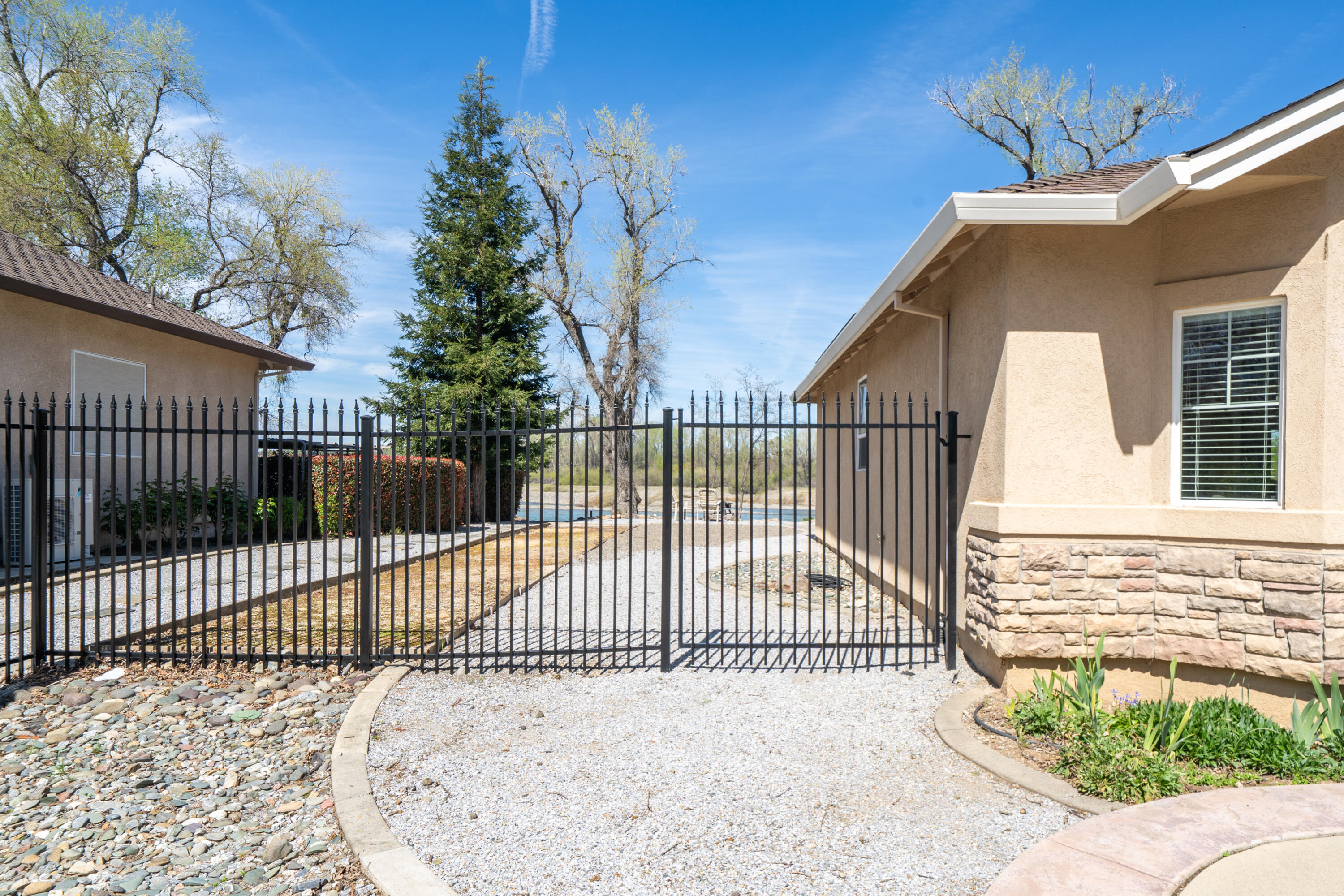 21672 Arden Way