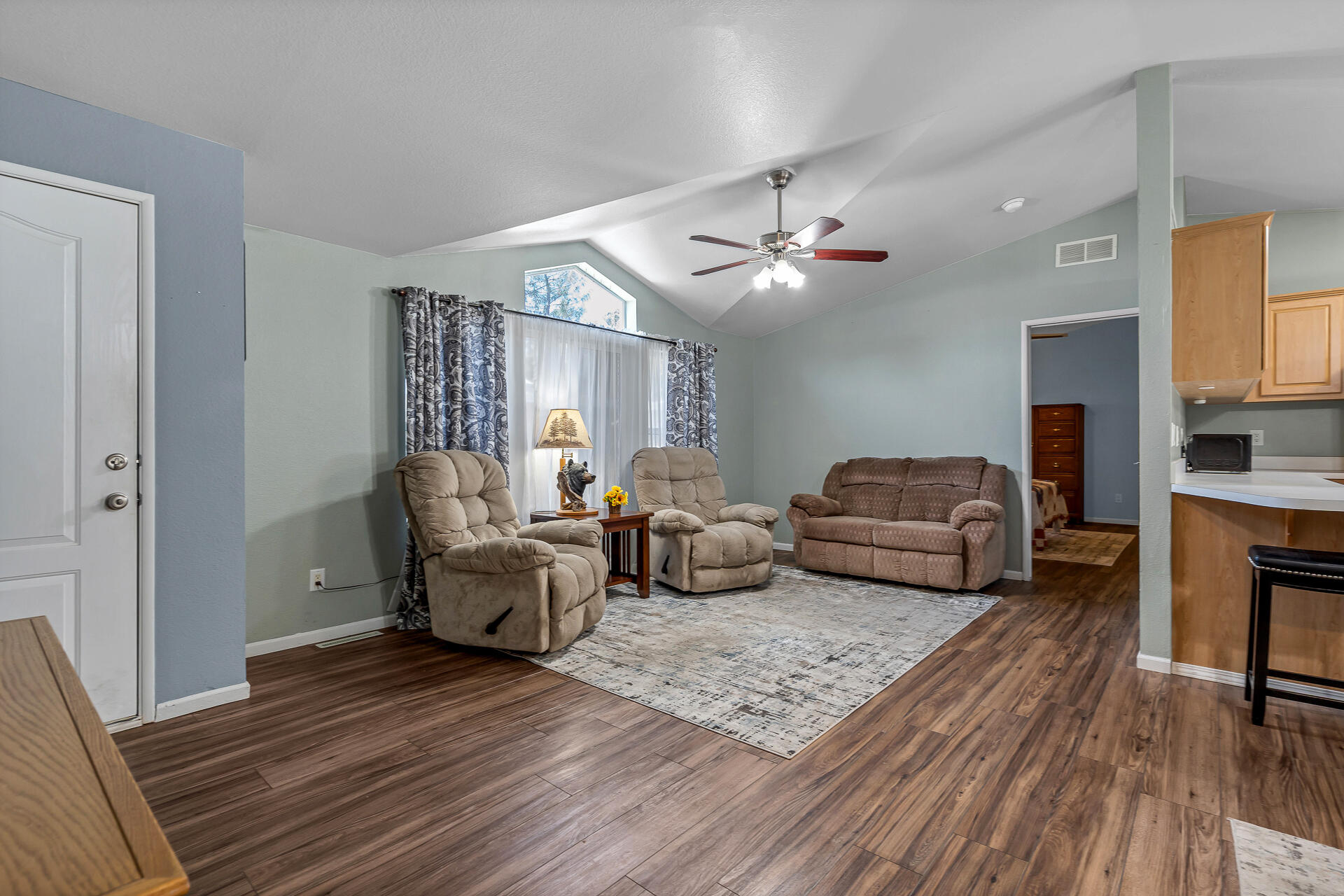 3304 Shasta Dam Boulevard, 147