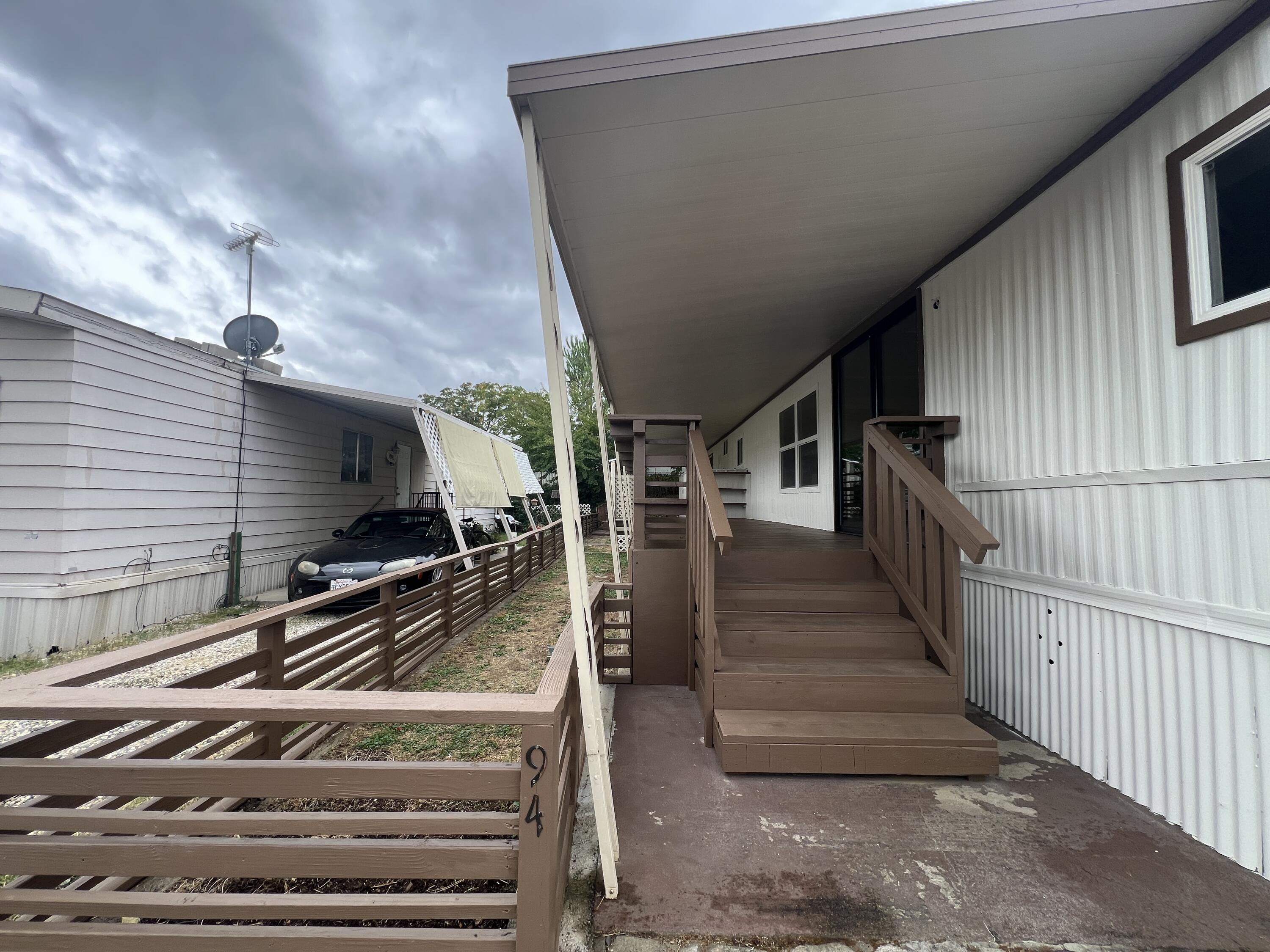 481 Twin View Boulevard, 94