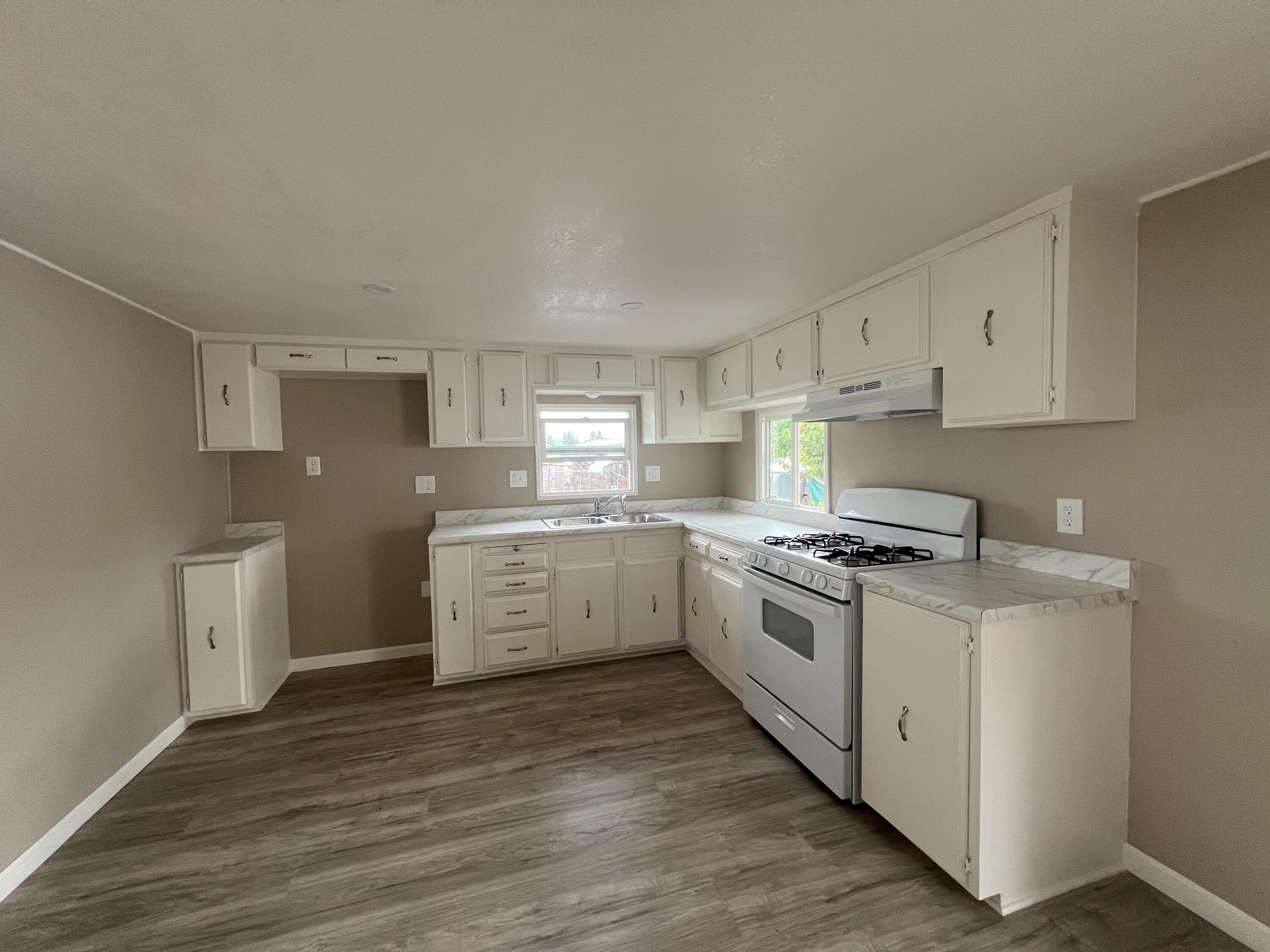 481 Twin View Boulevard, 94