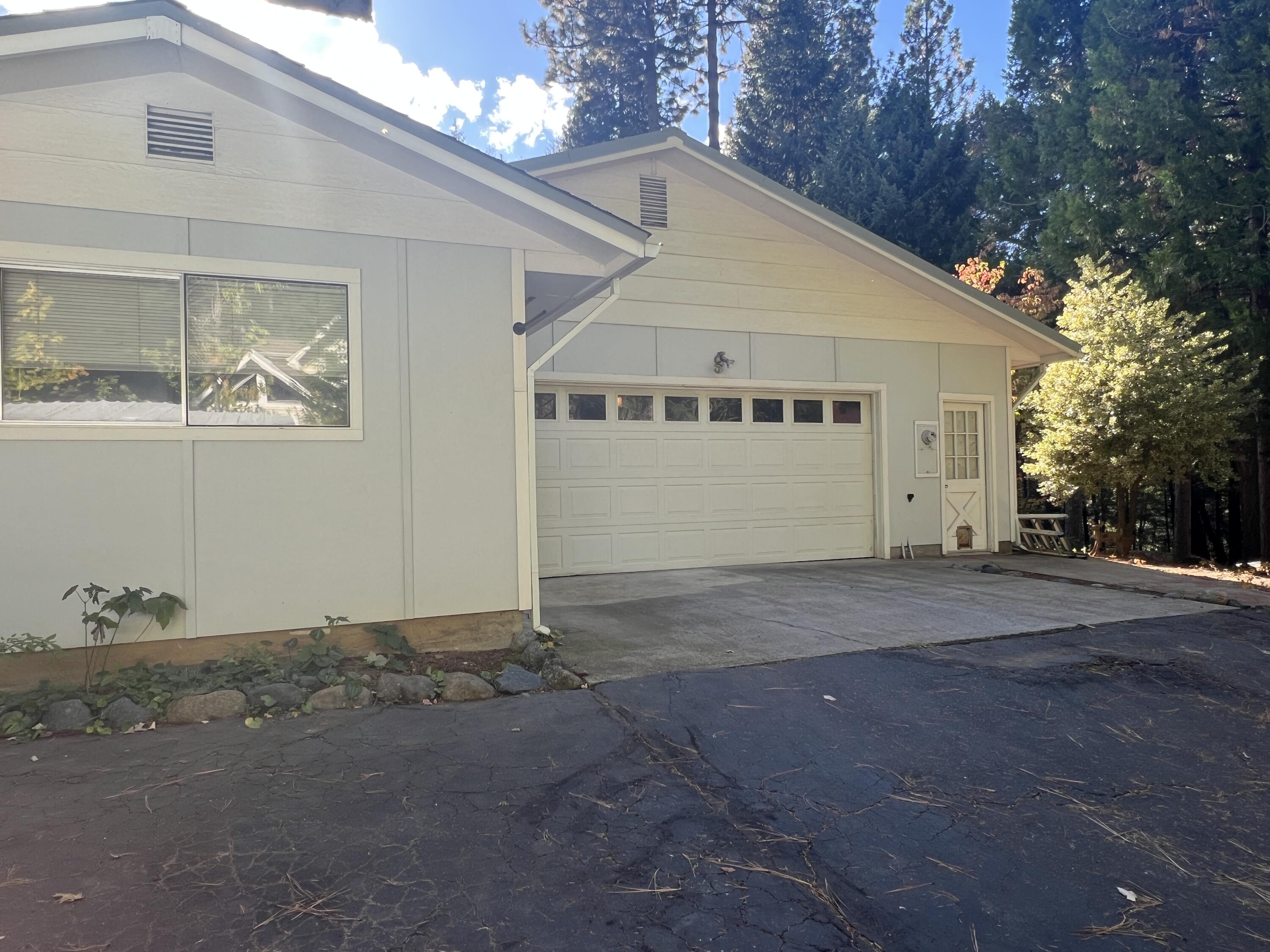 4316 Siskiyou Avenue, Dunsmuir