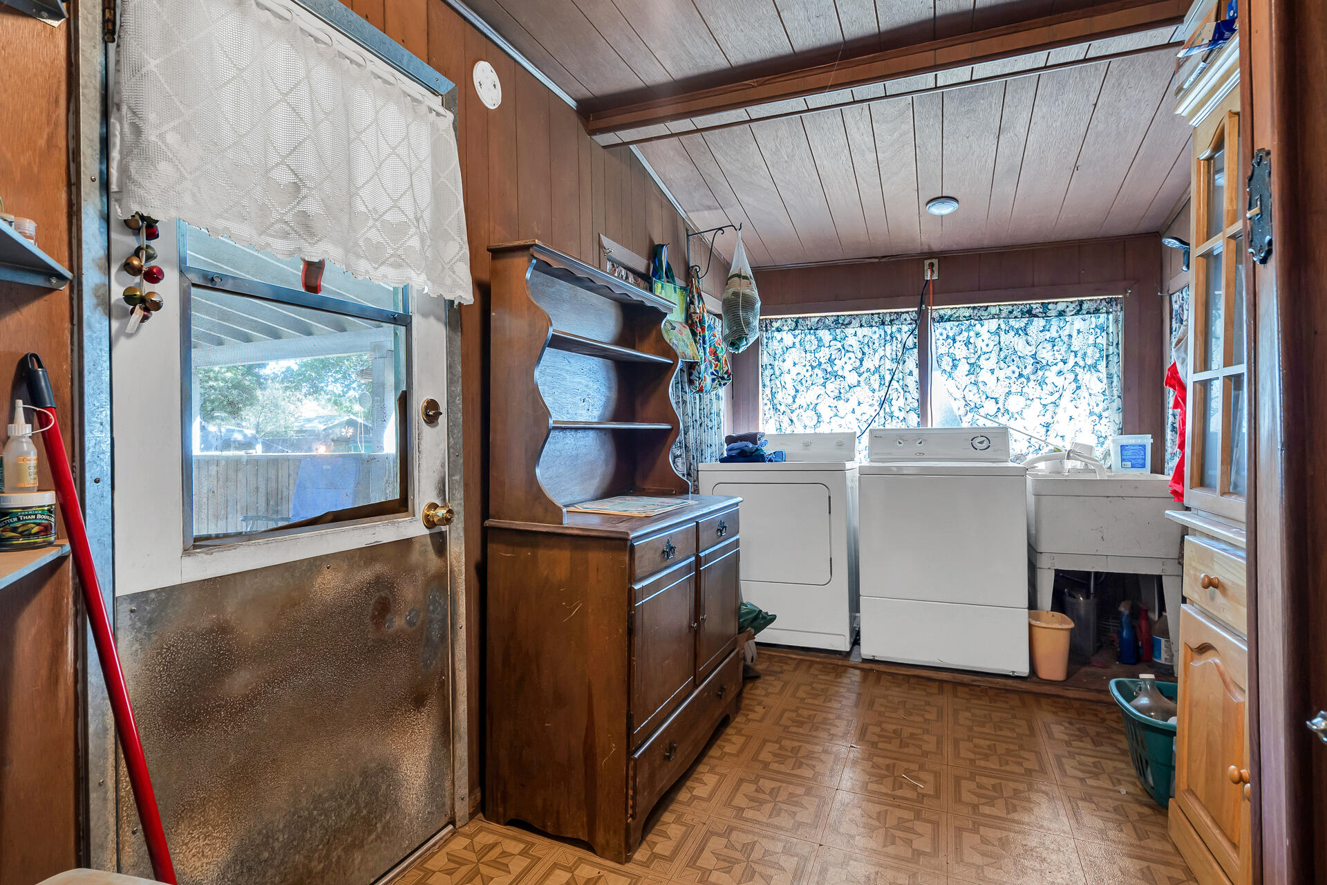 1729 Deer Creek Road