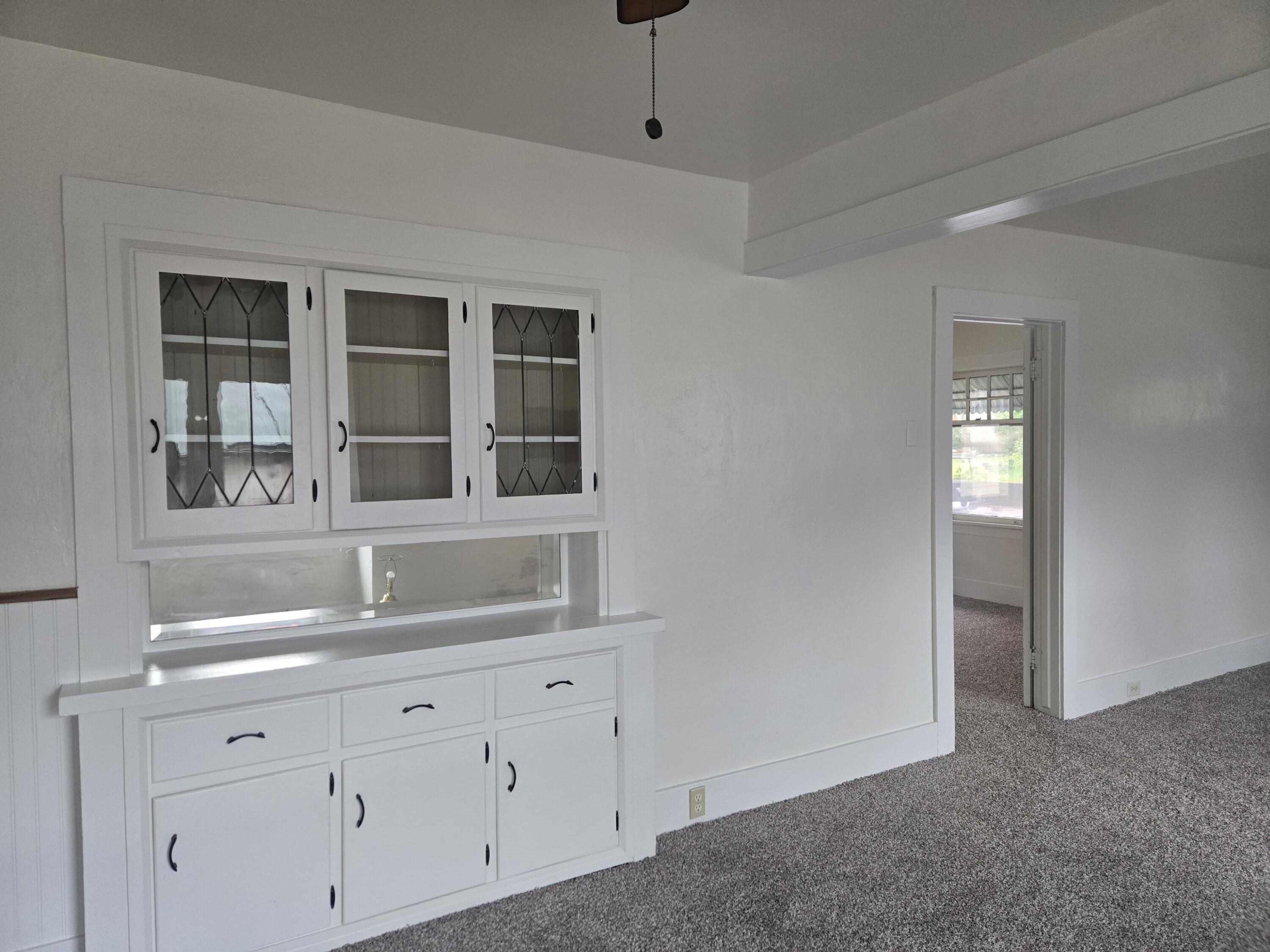 5506 Dunsmuir Avenue