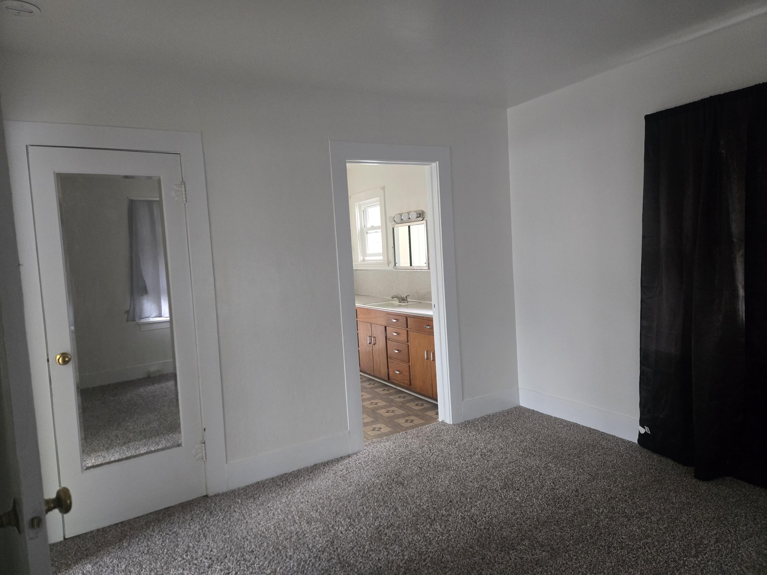 5506 Dunsmuir Avenue