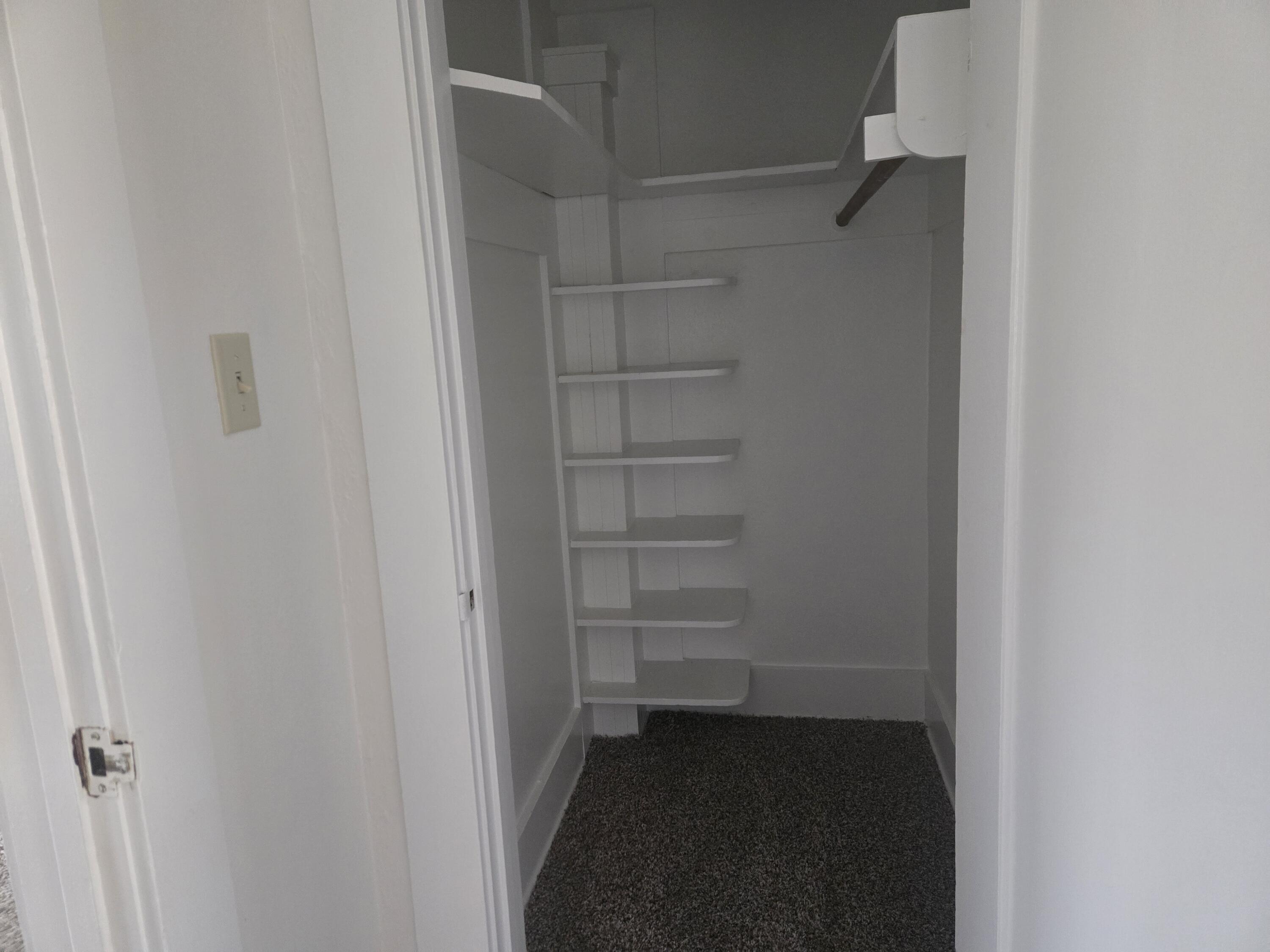 5506 Dunsmuir Avenue