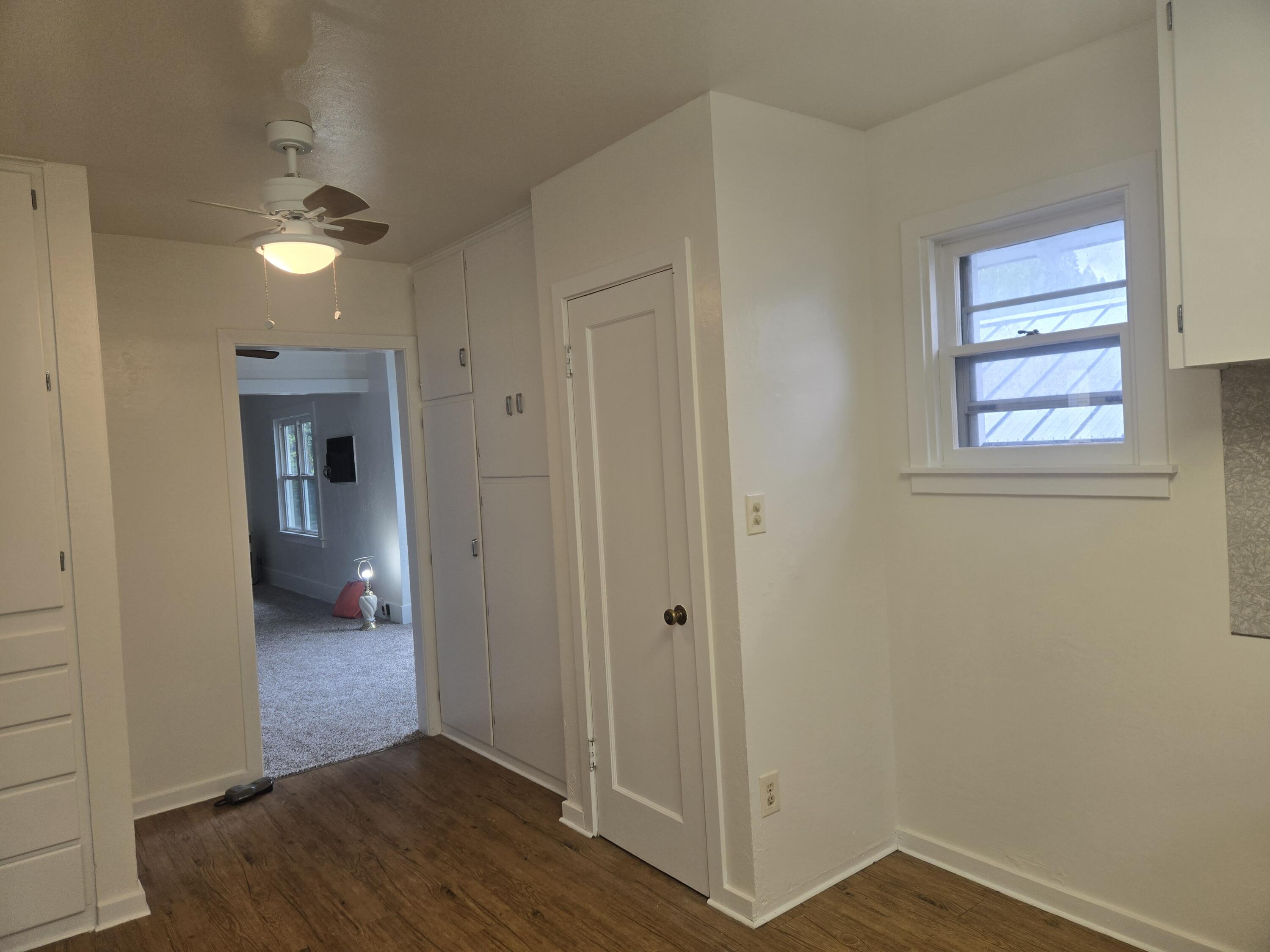 5506 Dunsmuir Avenue