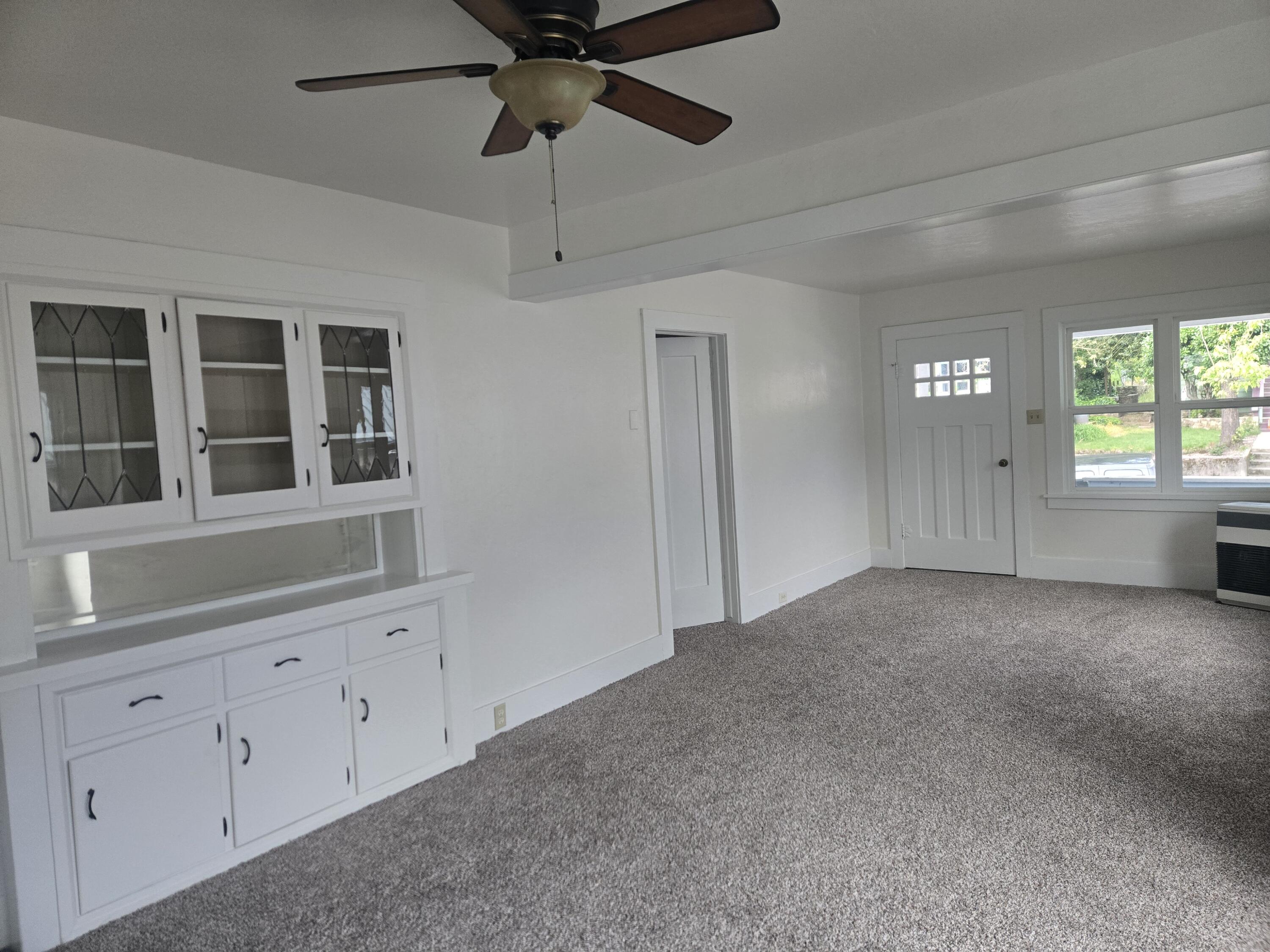 5506 Dunsmuir Avenue