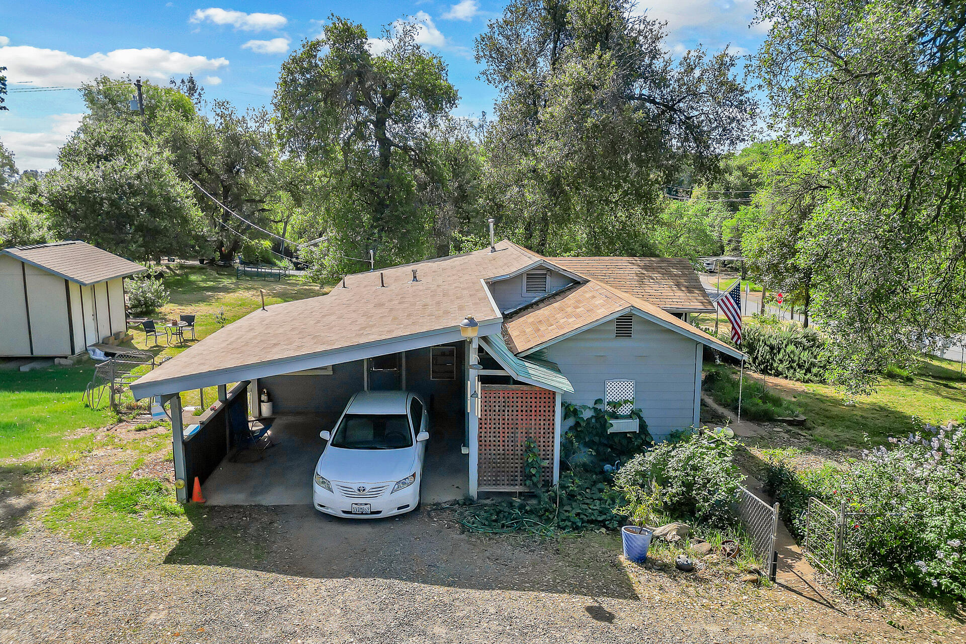 1729 Deer Creek Road