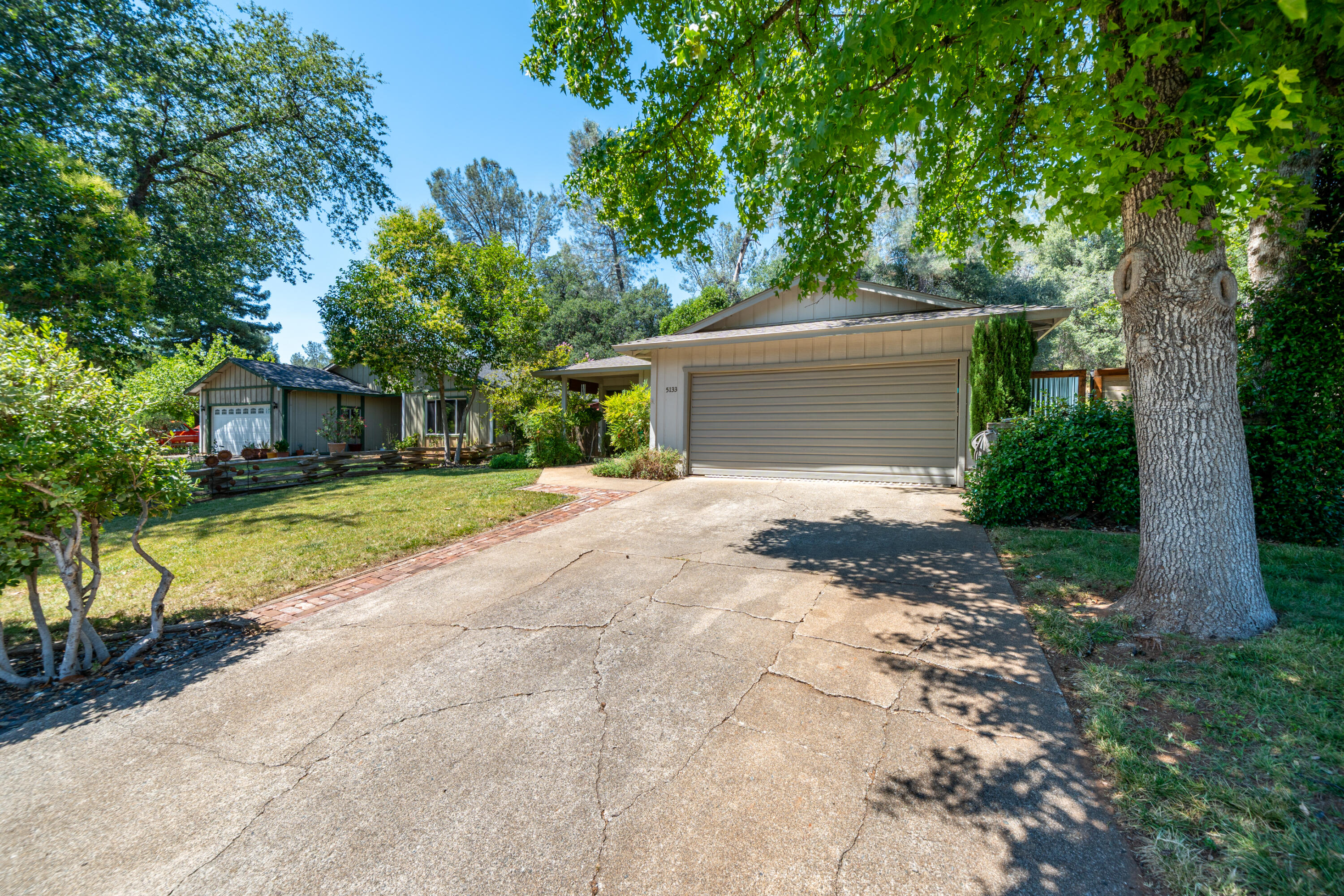 5133 Moon Shadow Court