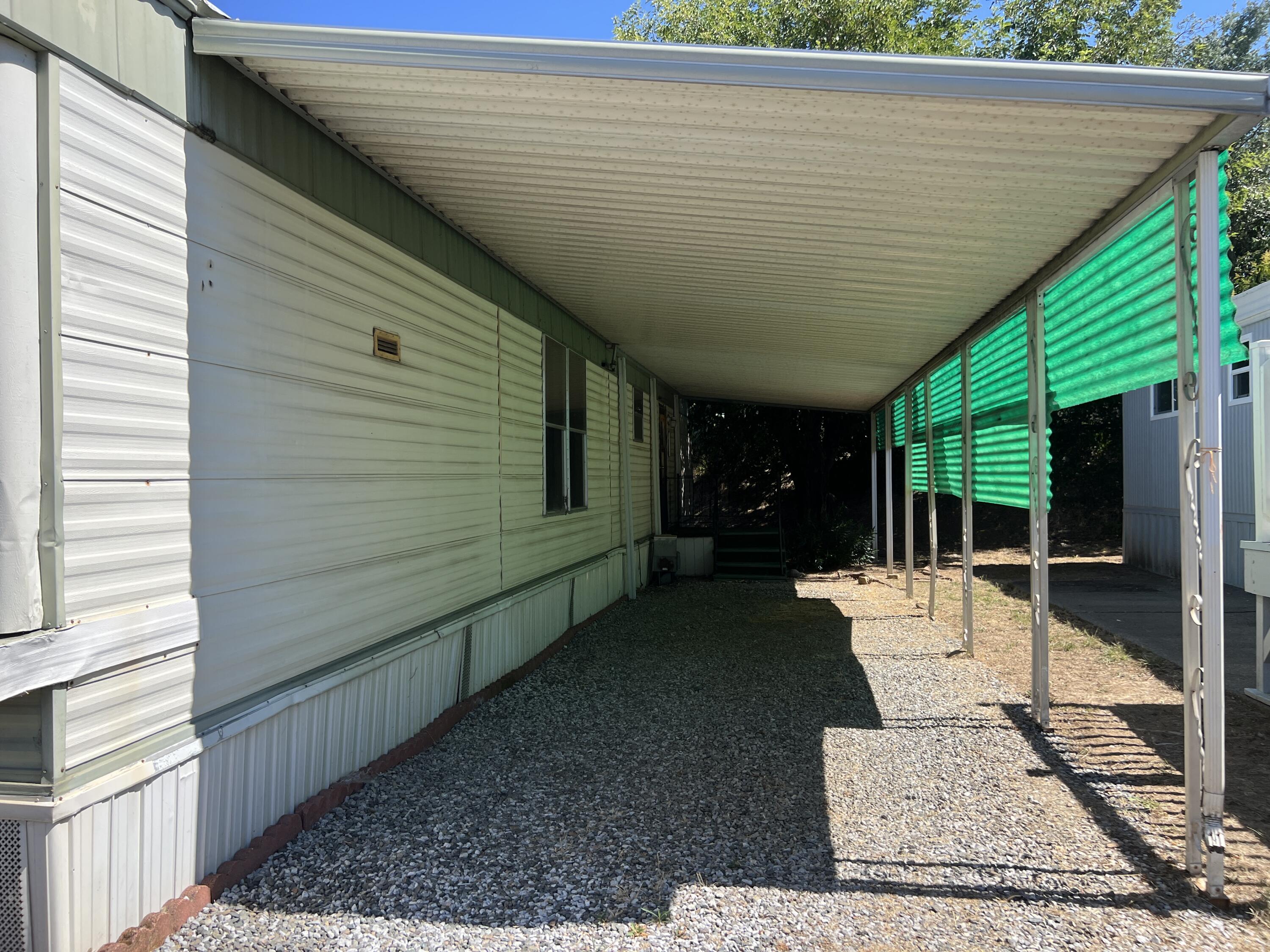 481 Twin View Boulevard, 98