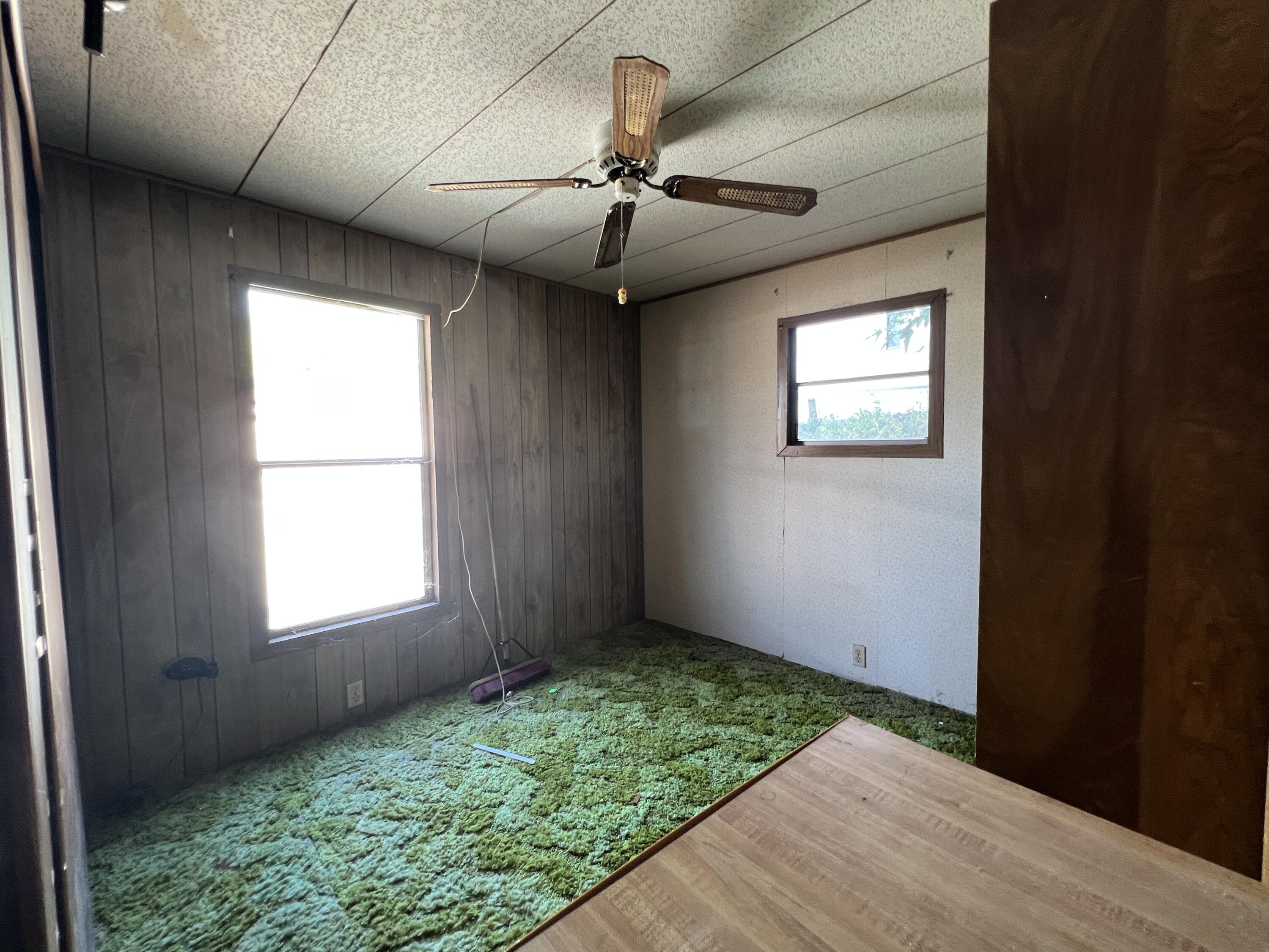 481 Twin View Boulevard, 98