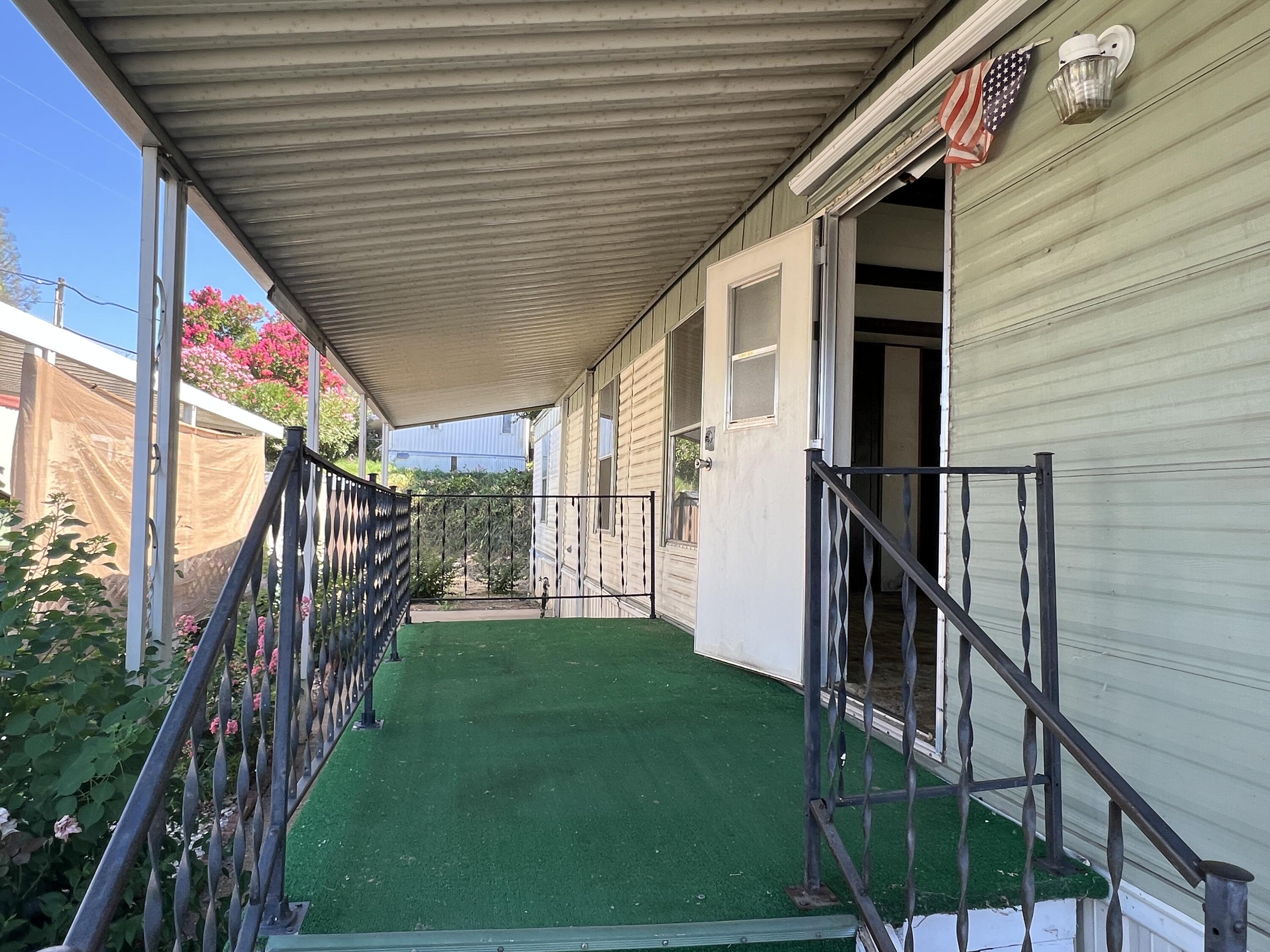 481 Twin View Boulevard, 98