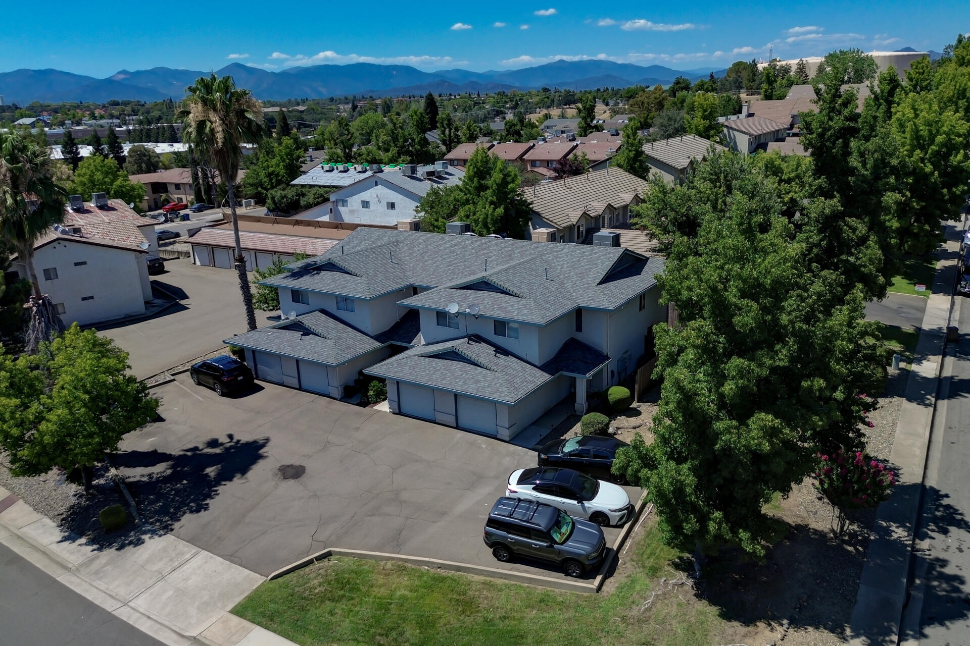 1196 Lancers Lane