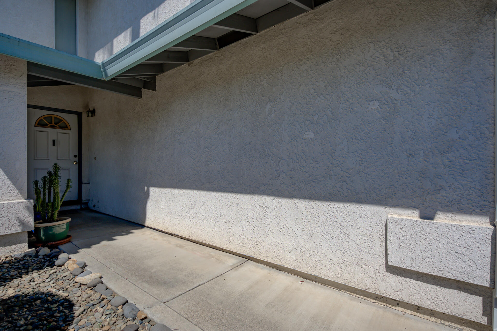 1196 Lancers Lane