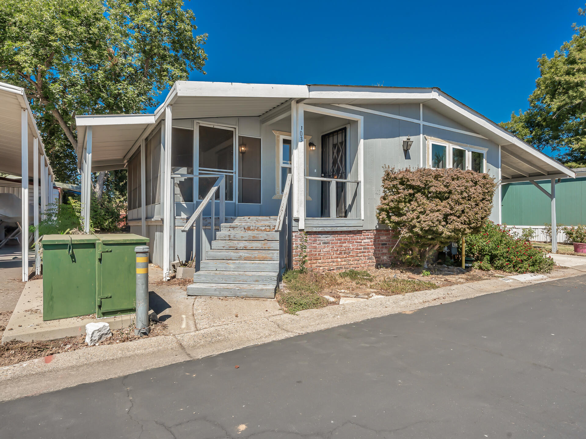 19964 Riverside Avenue, #103