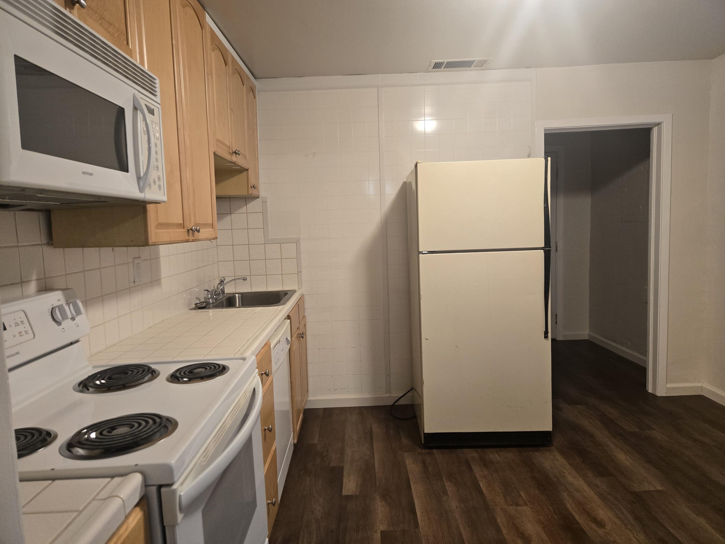 3008 Church Street, 3010